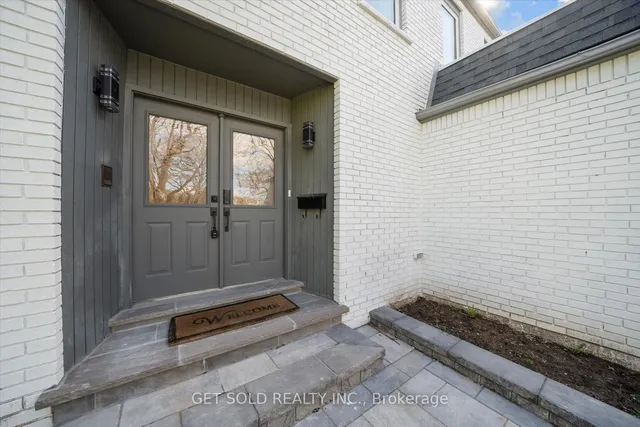 1768 Sherwood Forrest Circ, Mississauga 2
