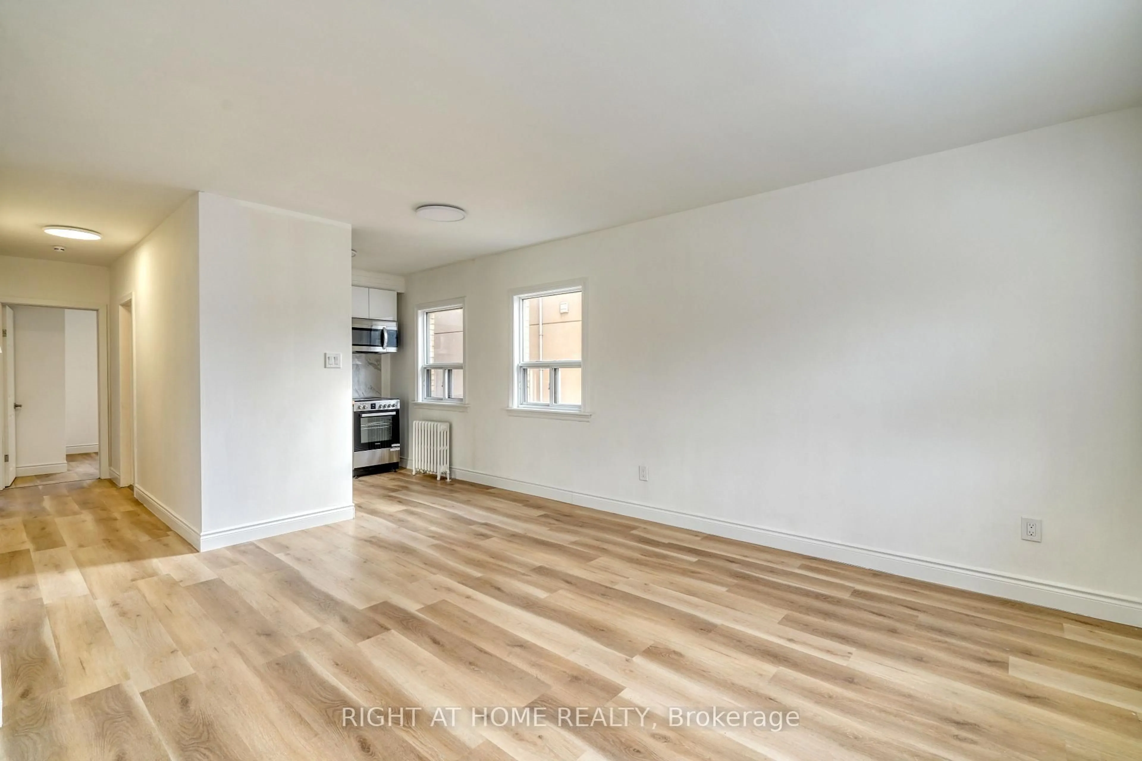 A pic of a room for 101 Sixteenth St, Toronto Ontario M8V 3J9