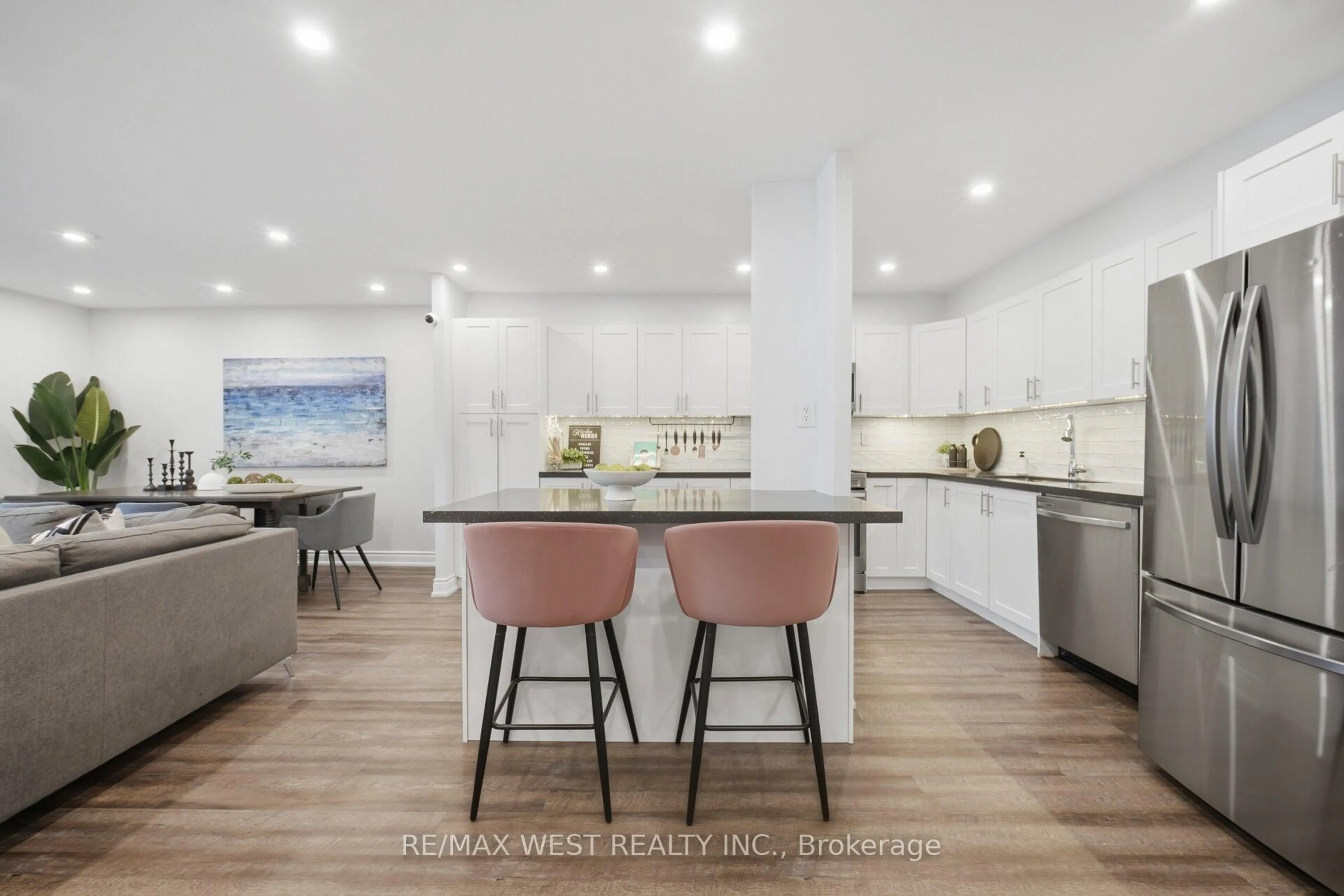 Open concept kitchen, ceramic/tile floor for 75 Emmett Ave #112, Toronto Ontario M6M 5A7