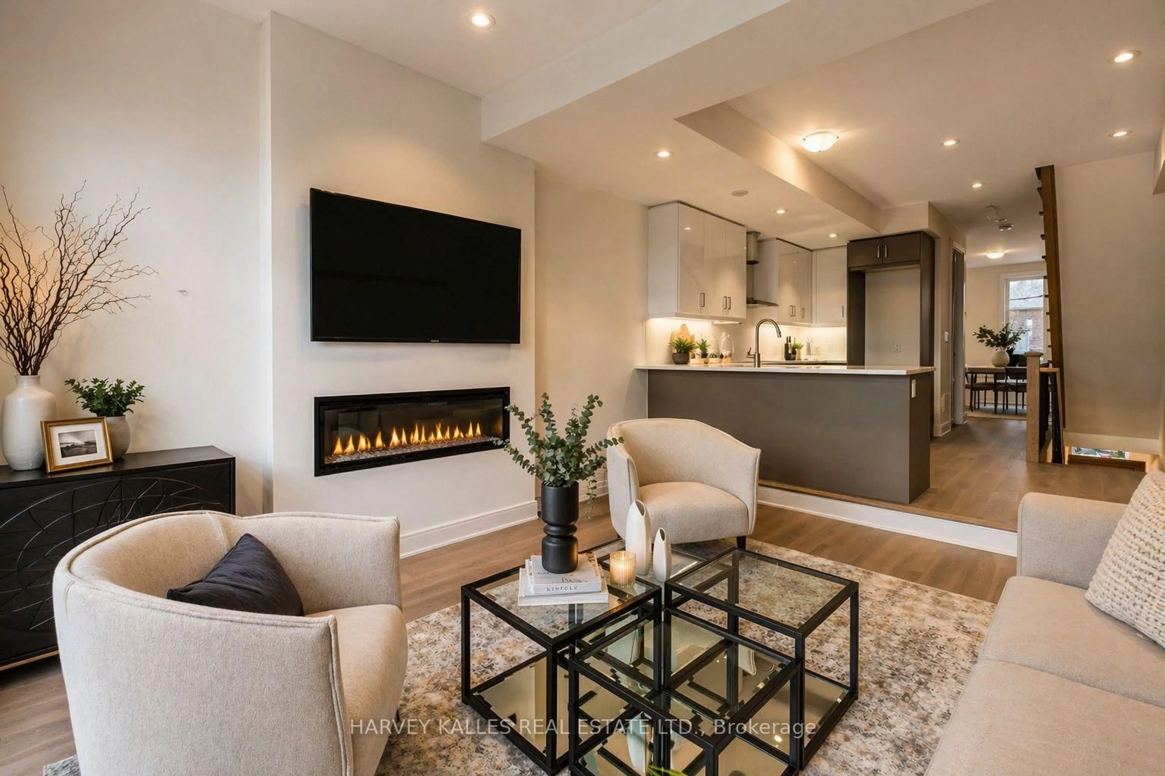 Living room with furniture, unknown for 11 Innes Ave, Toronto Ontario M6E 0B2