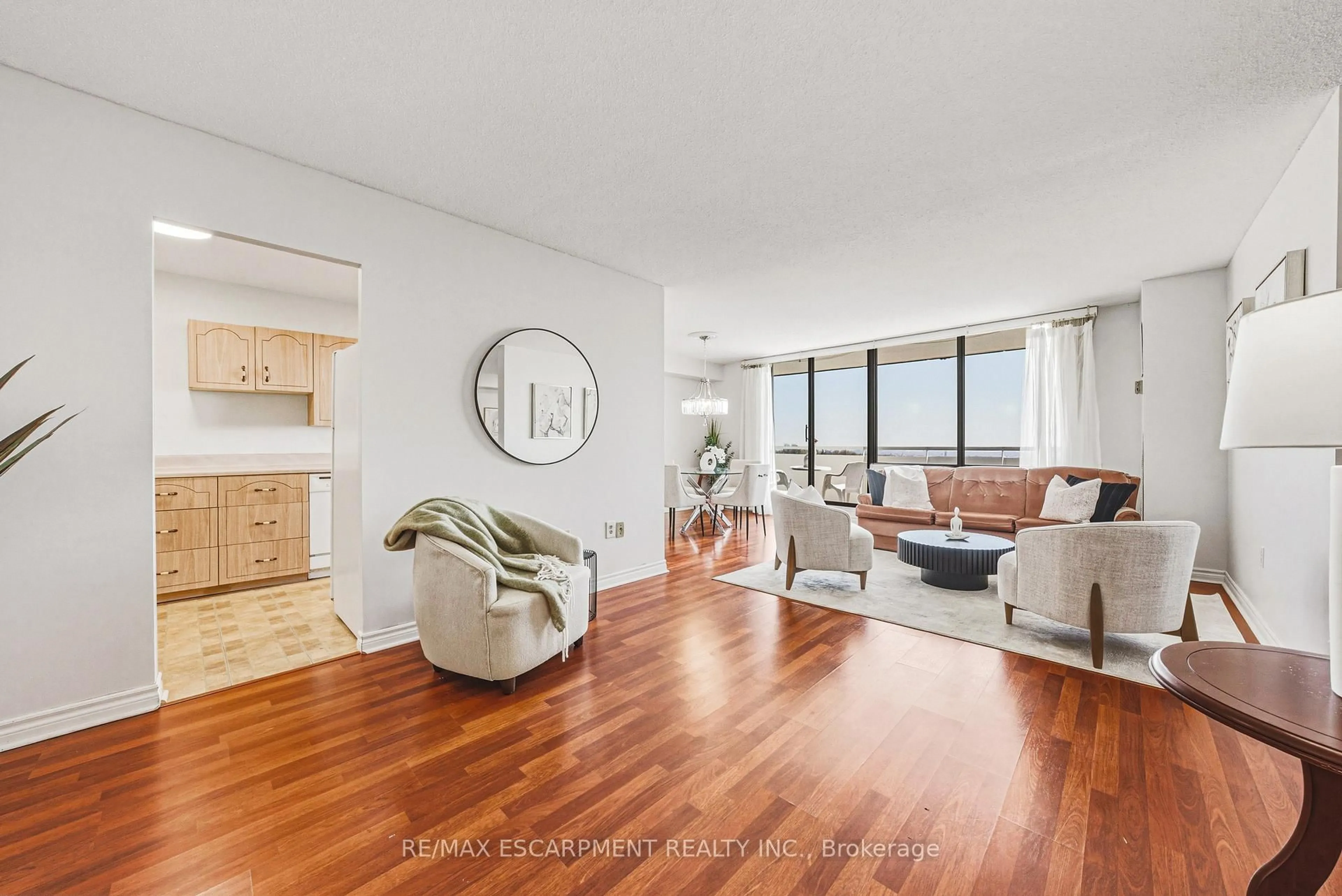 Living room with furniture, unknown for 2055 UPPER MIDDLE Rd #705, Burlington Ontario L7P 3P4