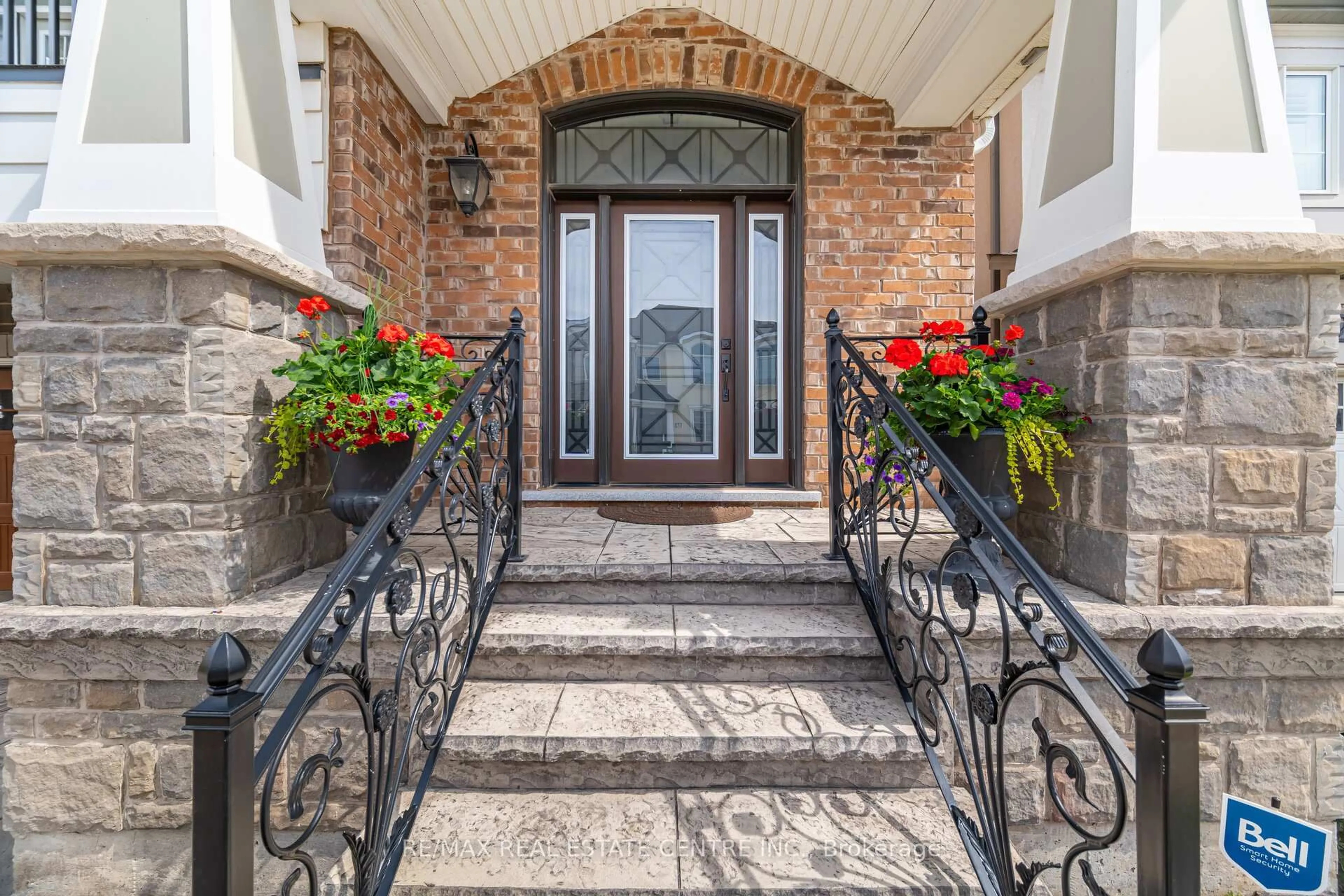 Indoor entryway for 156 Camellia Cres, Oakville Ontario L6H 1L2