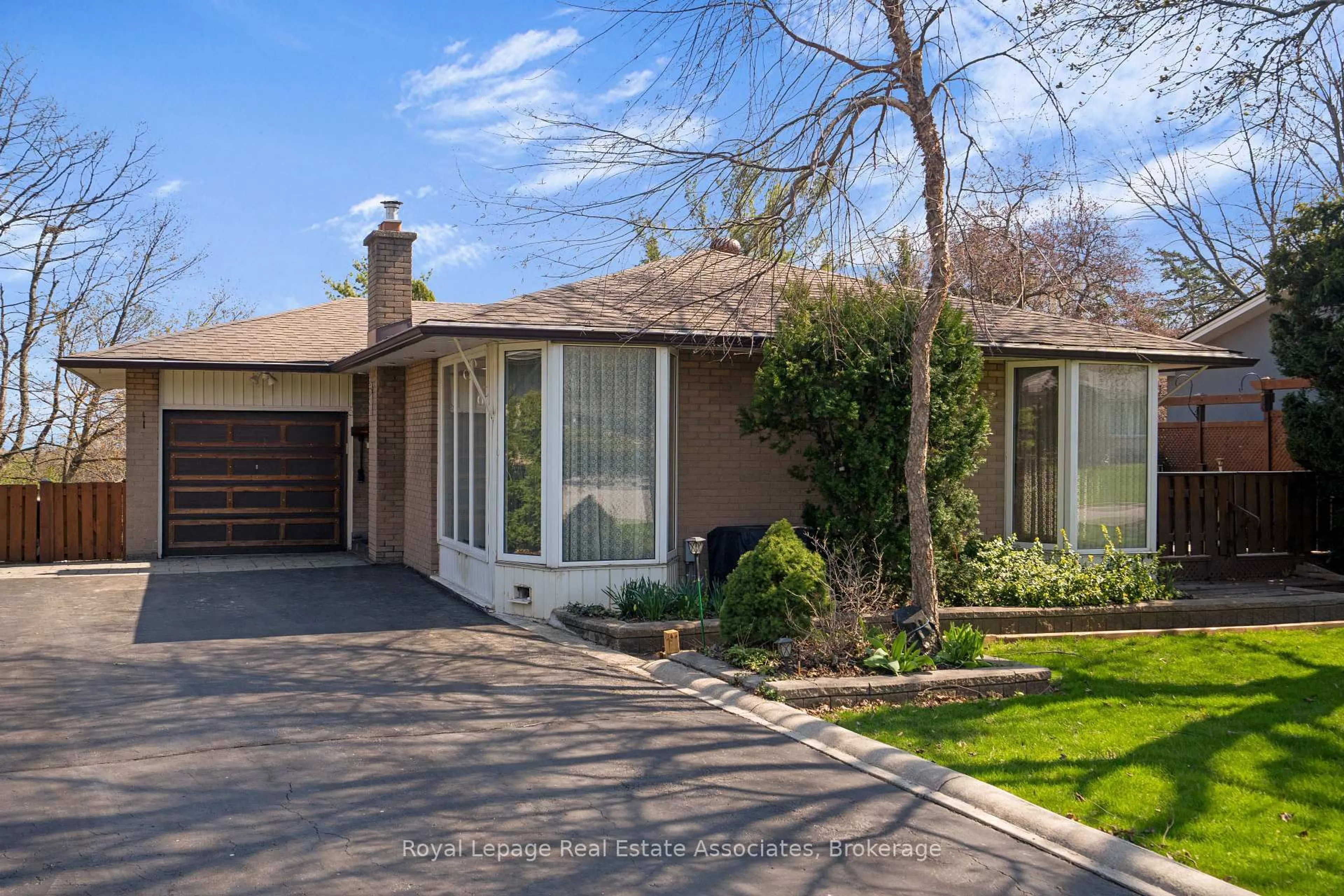 Unknown for 502 Falgarwood Dr, Oakville Ontario L6H 1N3