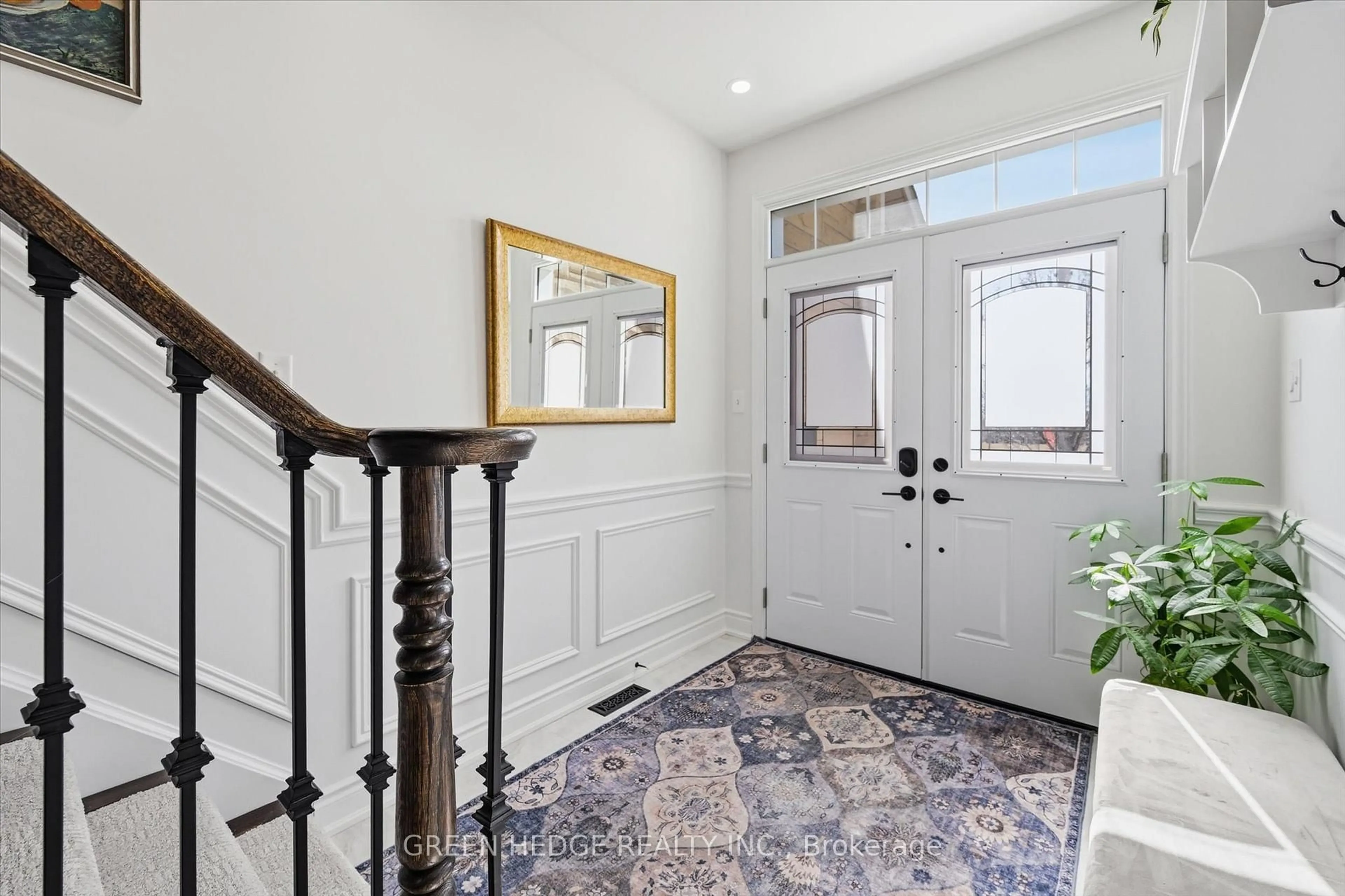 Indoor entryway for 4360 Millcroft Park Dr #5, Burlington Ontario L7M 4T7