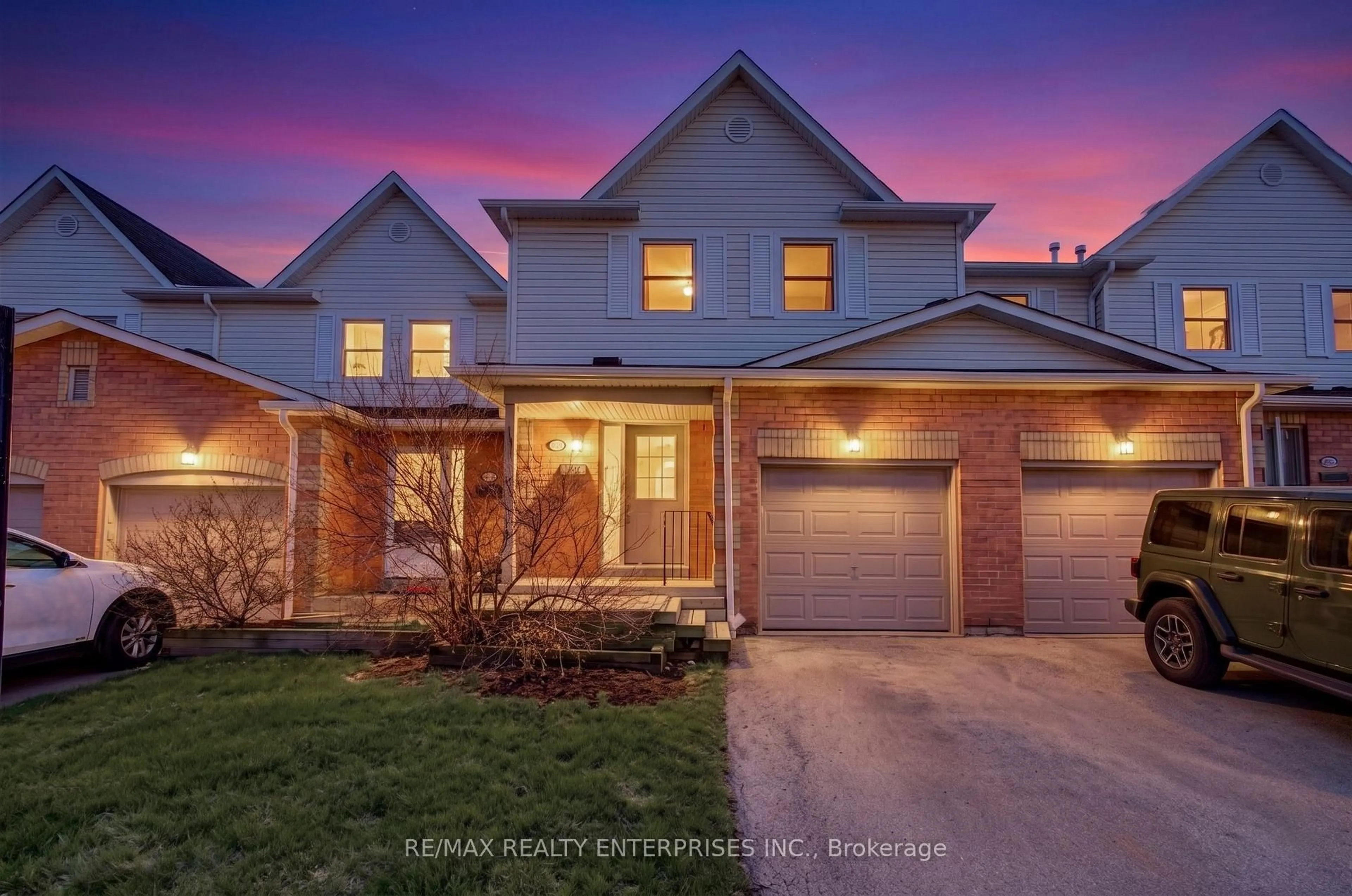 Home with brick exterior material, street for 2355 Fifth Line #63, Mississauga Ontario L5K 2M8