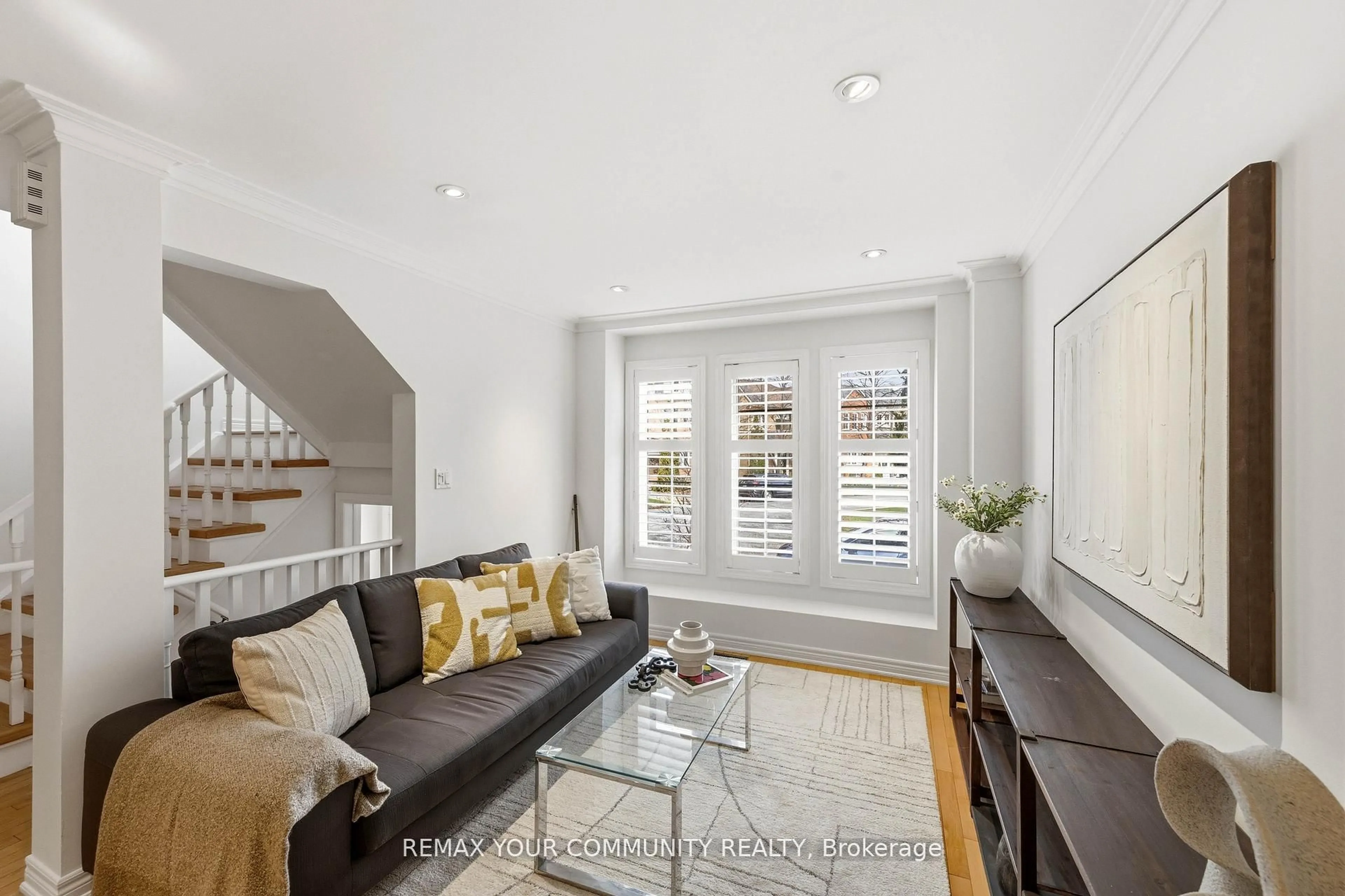 Living room with furniture, unknown for 9 Cannes Circ, Toronto Ontario M6N 5C9