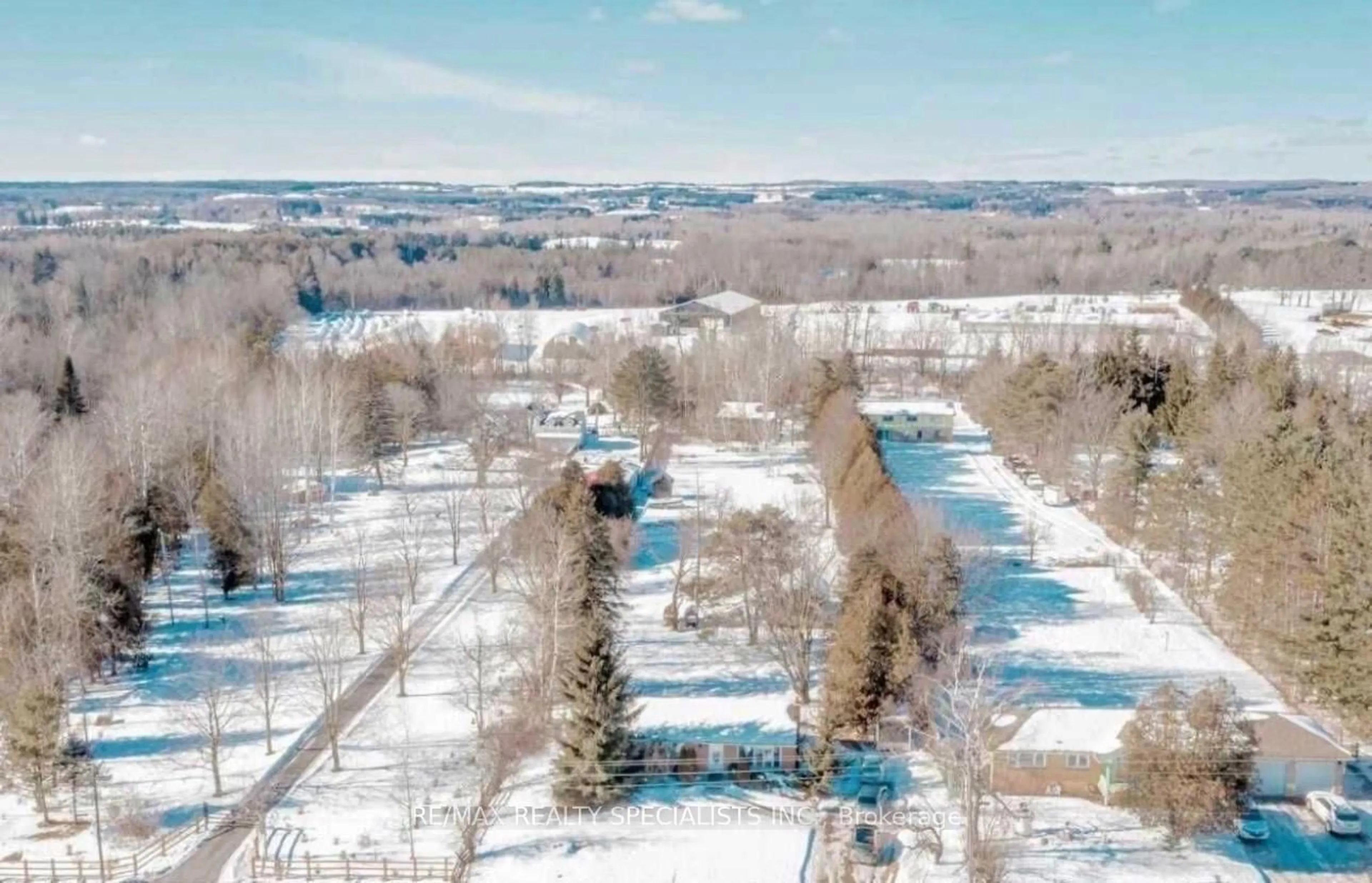 A pic from outside/outdoor area/front of a property/back of a property/a pic from drone, water/lake/river/ocean view for 4886 Olde Base Line Rd, Caledon Ontario L7C 0J9