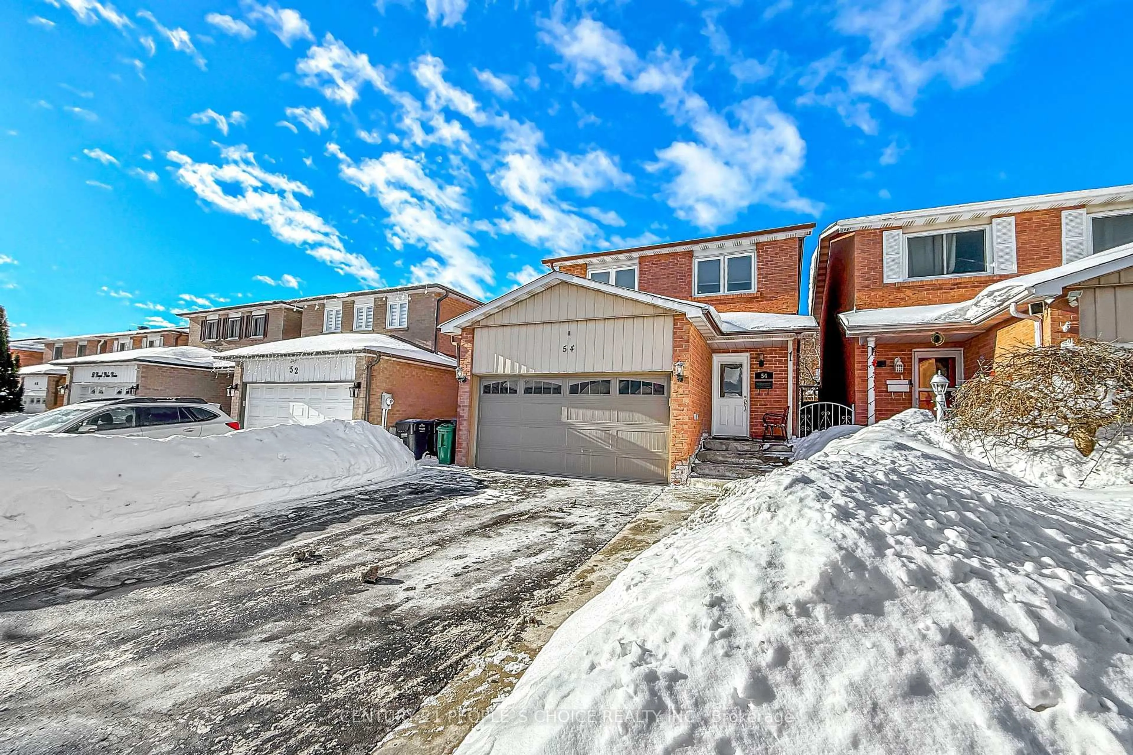 A pic from outside/outdoor area/front of a property/back of a property/a pic from drone, street for 54 Royal Palm Dr, Brampton Ontario L6Z 1P6