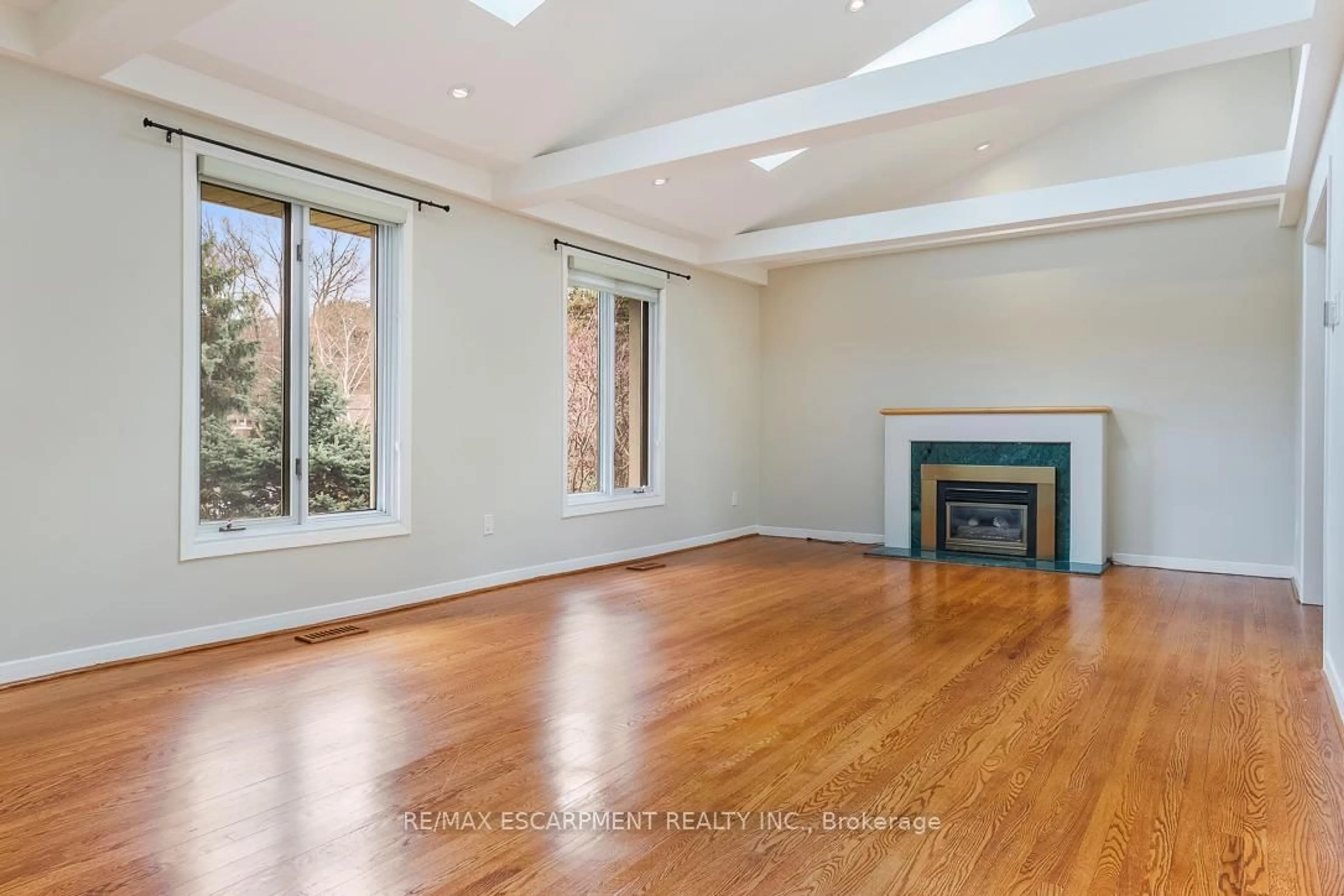 Unknown for 1443 Birchwood Dr, Mississauga Ontario L5J 1T3