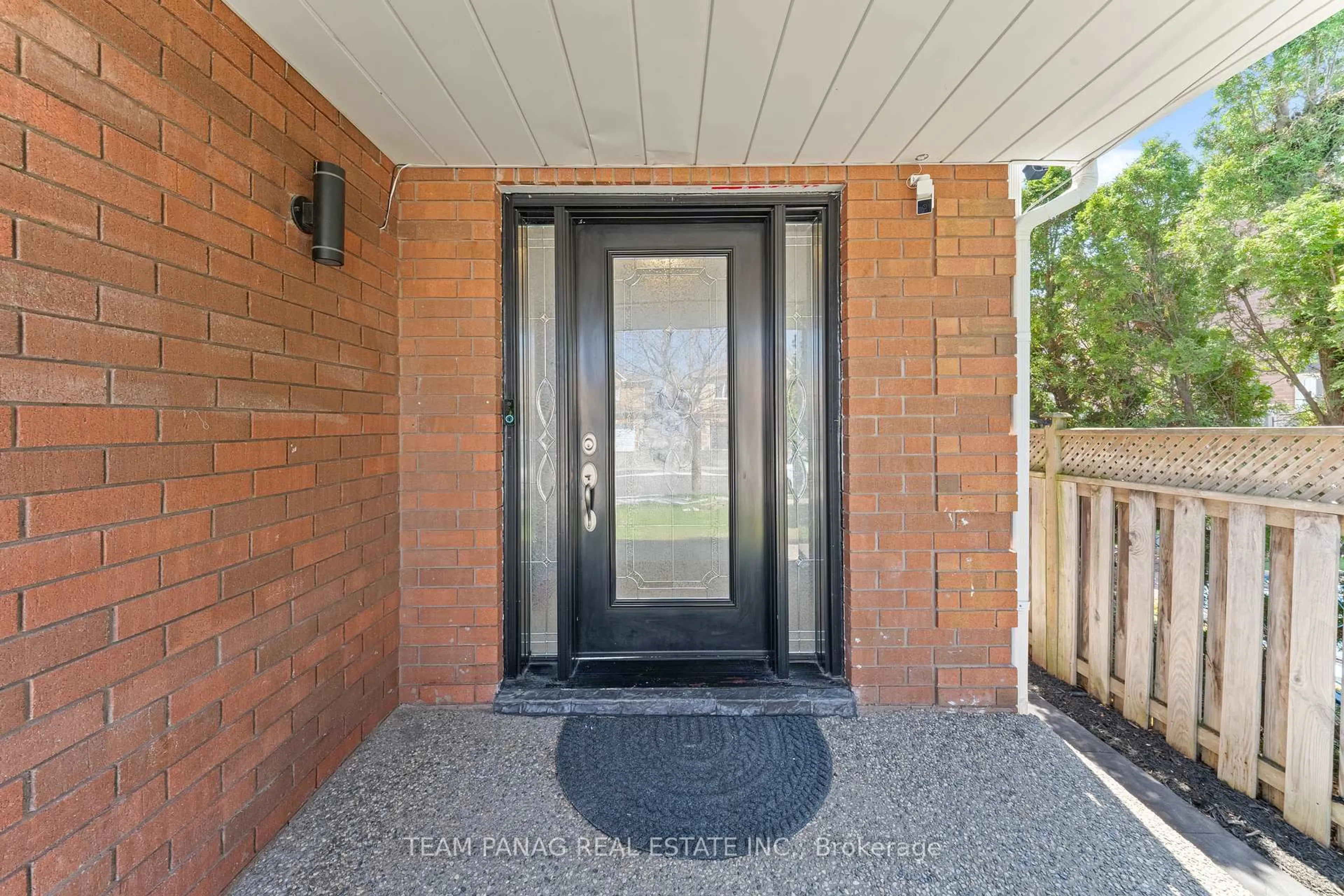 Indoor entryway for 57 Muirland Cres, Brampton Ontario L6X 4P3