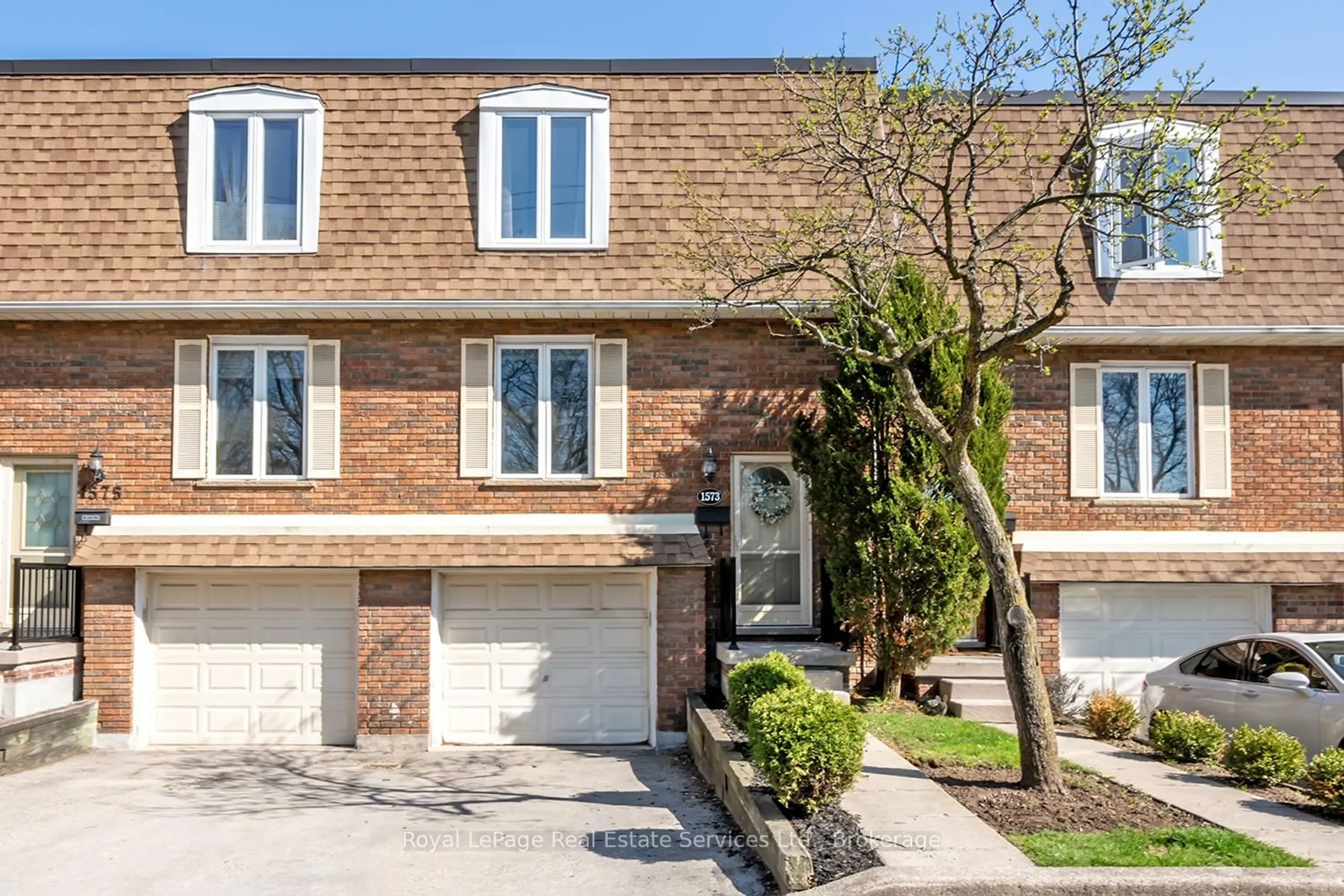 Home with brick exterior material, street for 1573 Westminster Pl, Burlington Ontario L7P 2B4