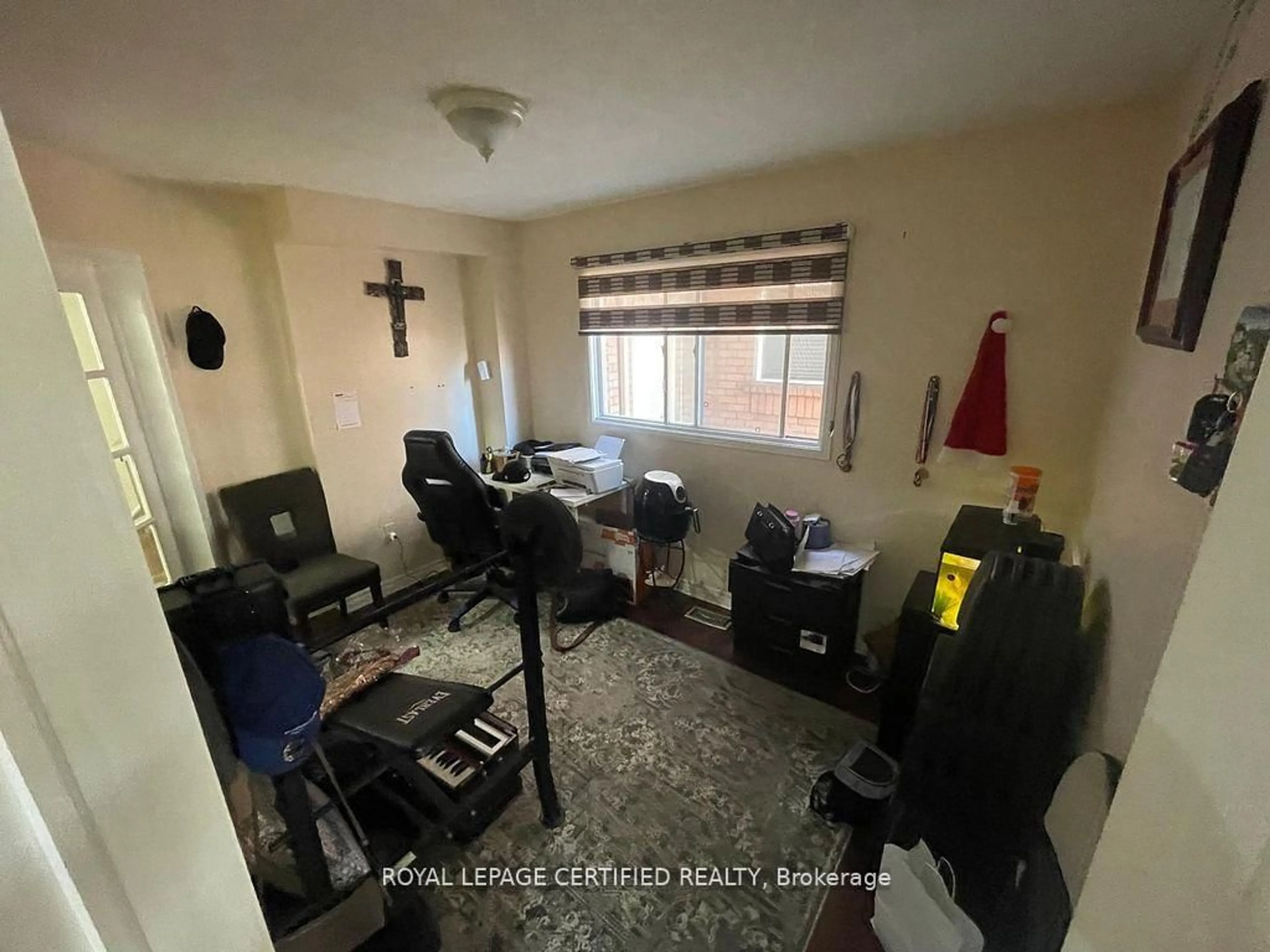 A pic of a room for 42 Wooliston Cres, Brampton Ontario L6Y 4J5