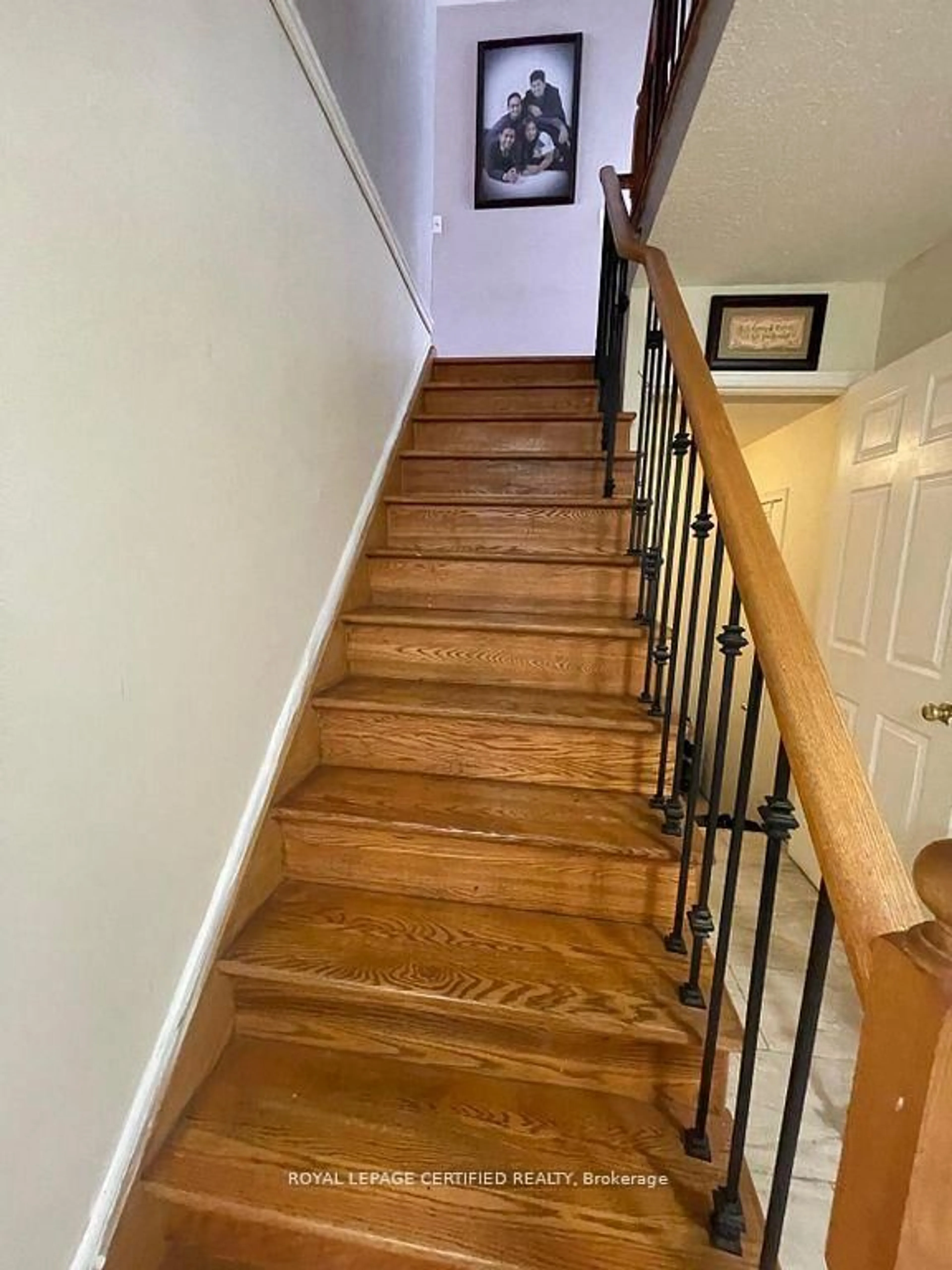 Stairs for 42 Wooliston Cres, Brampton Ontario L6Y 4J5