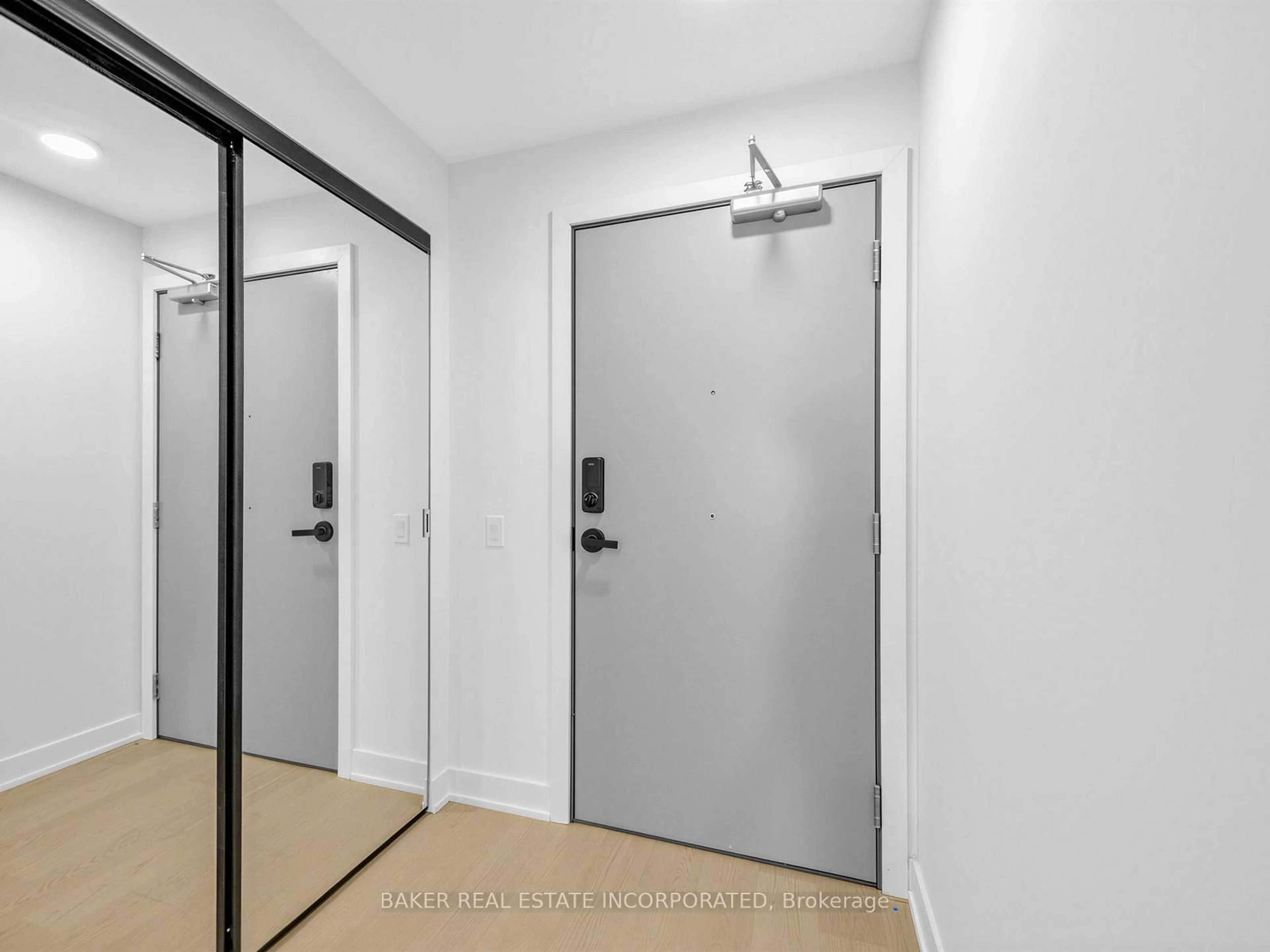Indoor entryway for 758 Dovercourt Rd #709, Toronto Ontario M6H 0G7