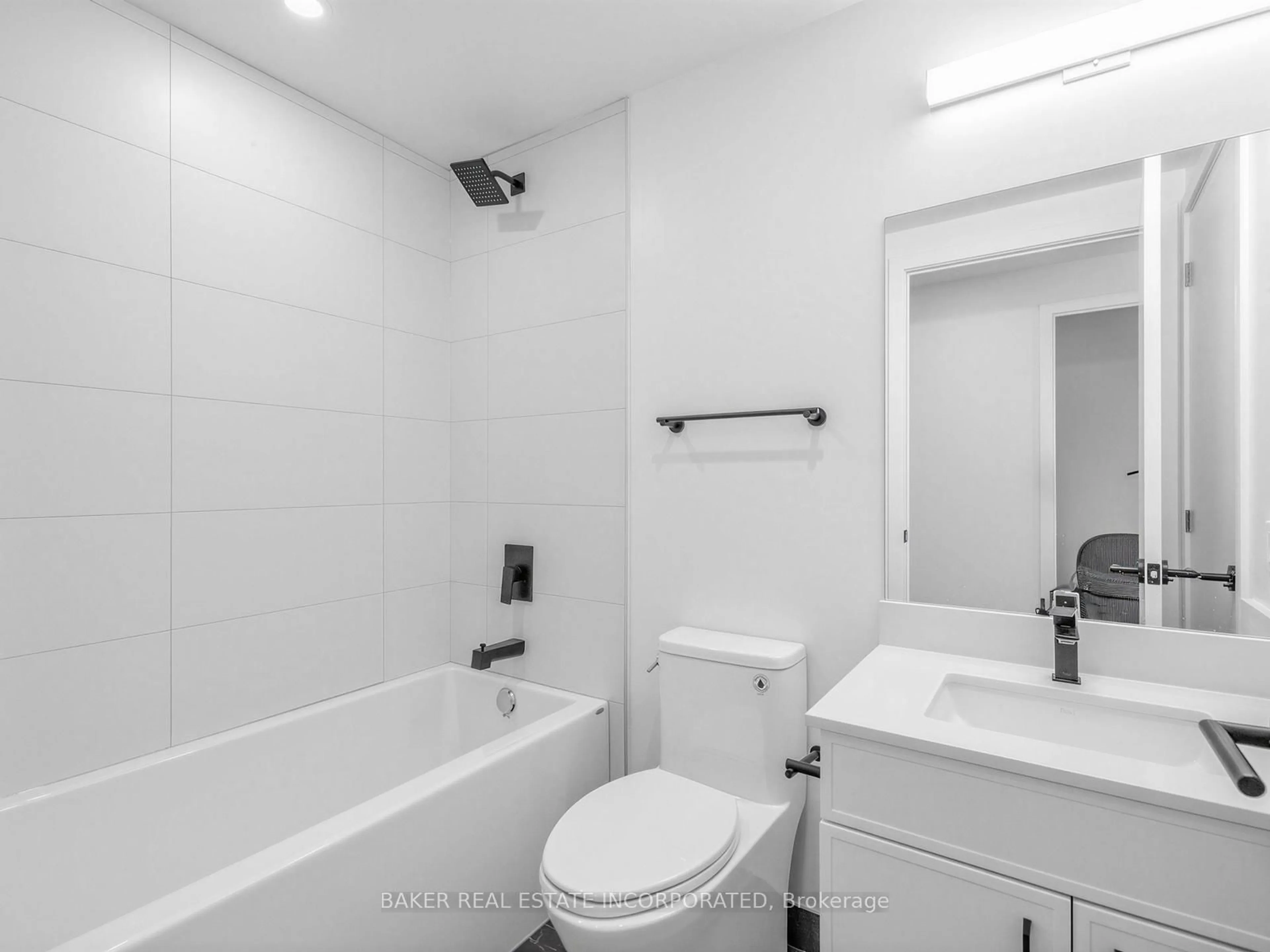 Standard bathroom, unknown for 758 Dovercourt Rd #709, Toronto Ontario M6H 0G7