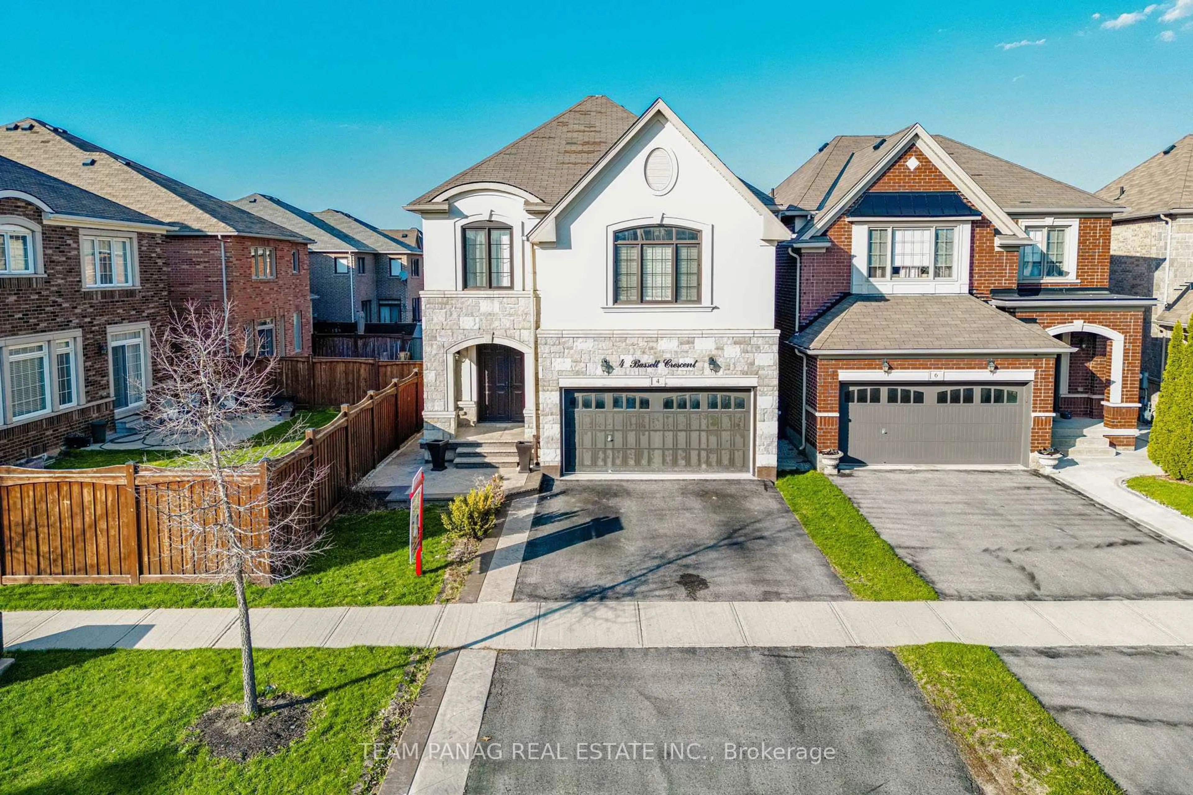 A pic from outside/outdoor area/front of a property/back of a property/a pic from drone, street for 4 Bassett Cres, Brampton Ontario L6X 5G2