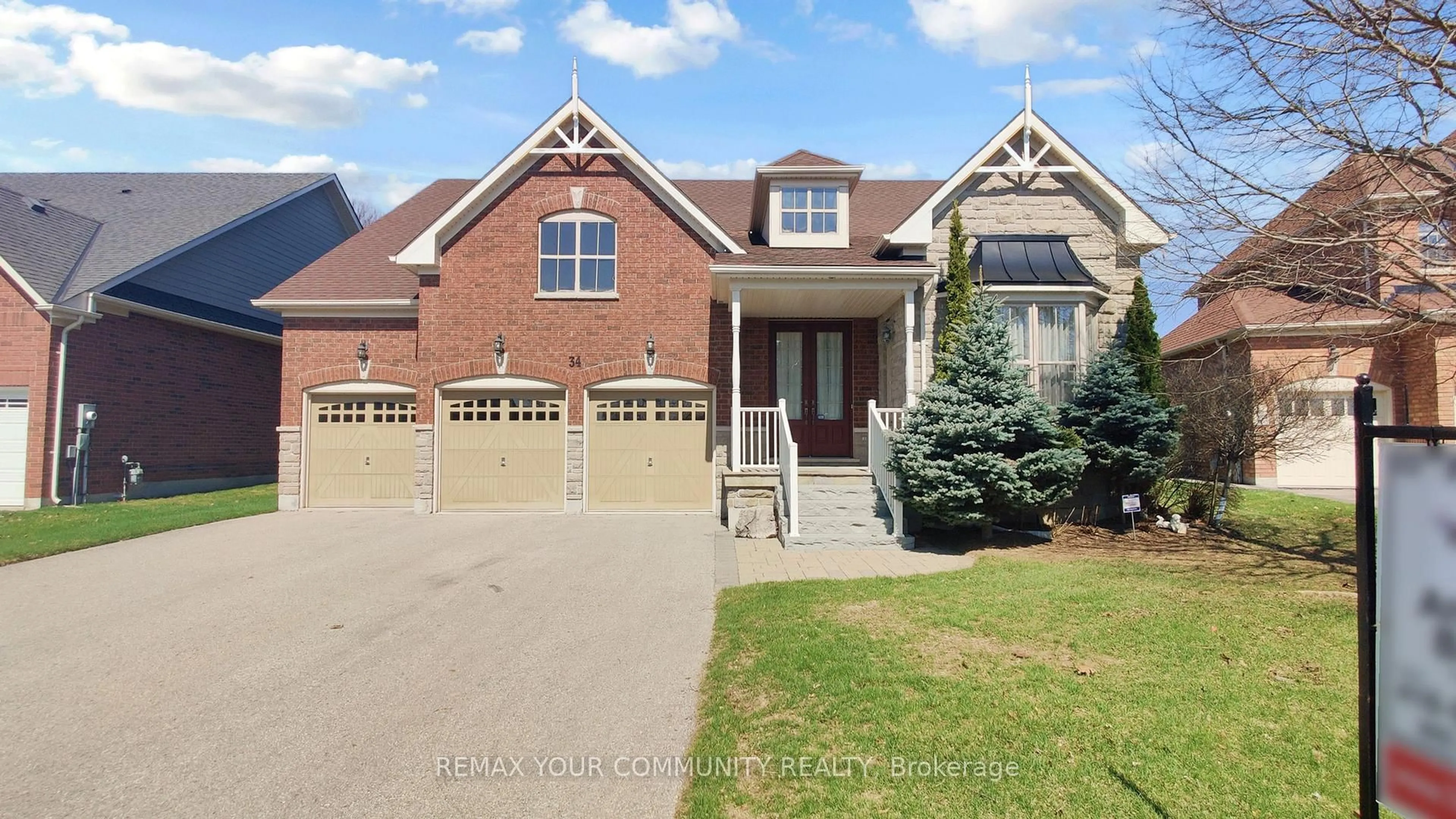Home with brick exterior material, street for 34 Mccandless Crt, Caledon Ontario L7C 3R6