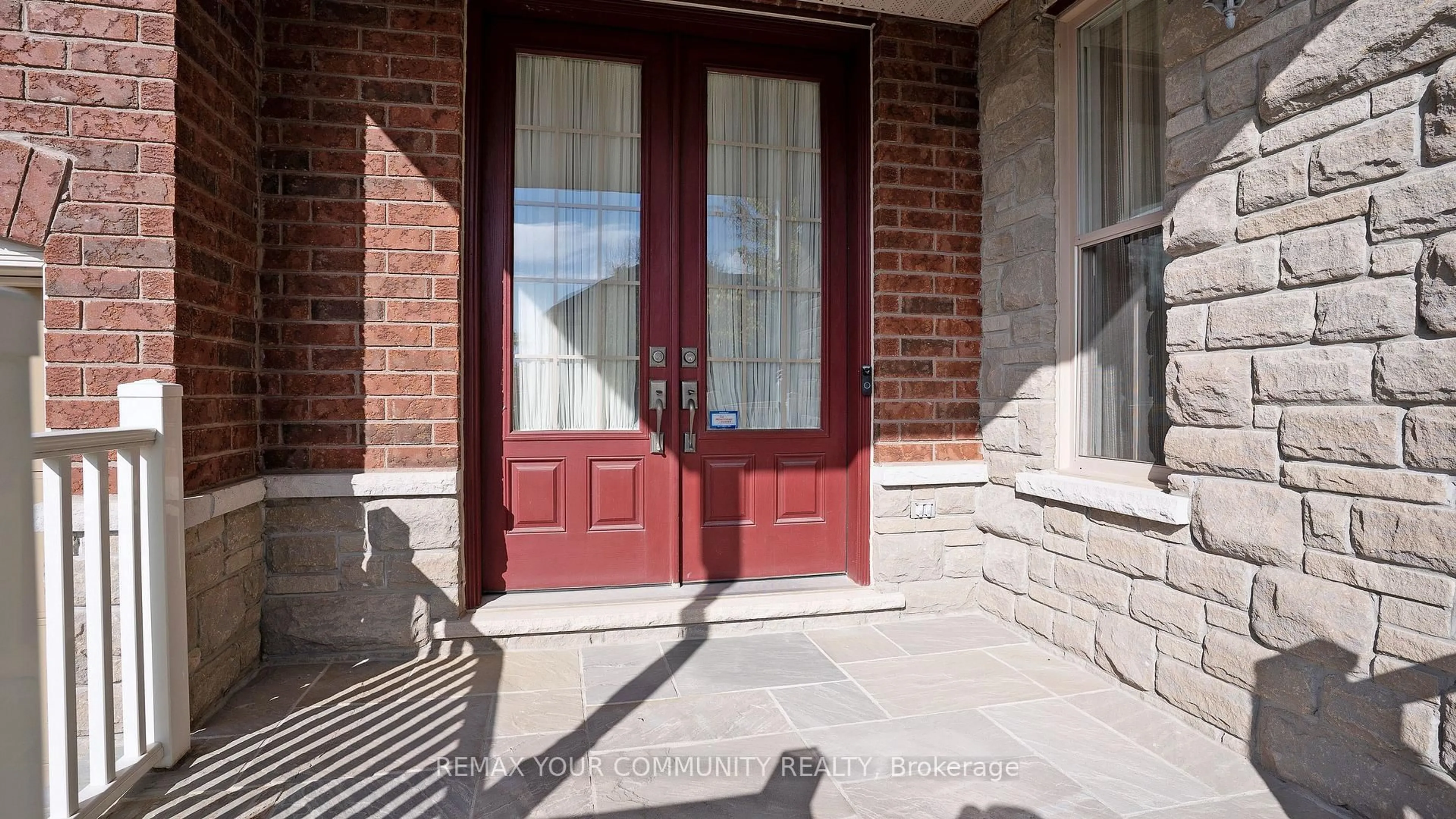 Indoor entryway for 34 Mccandless Crt, Caledon Ontario L7C 3R6