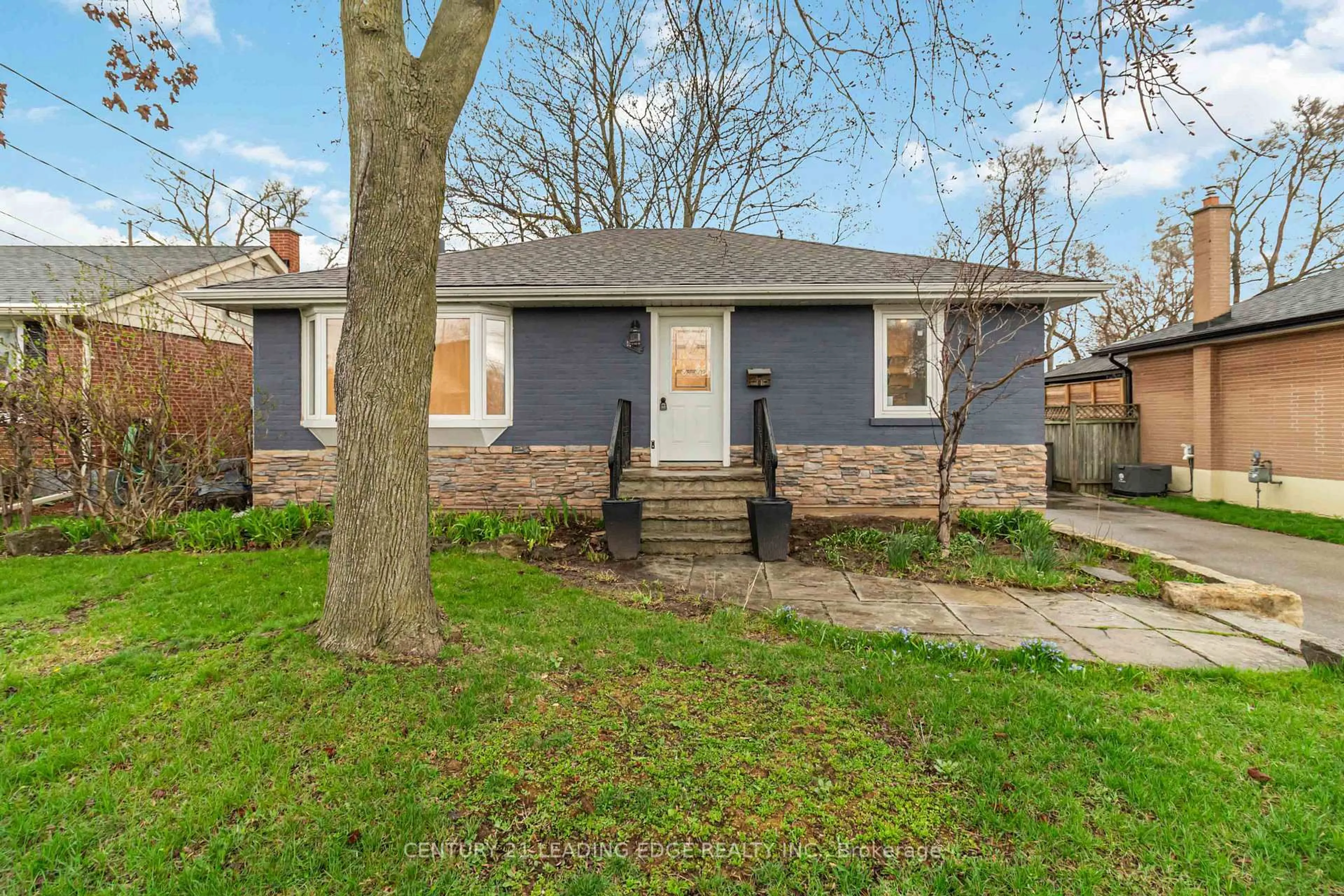 Home with brick exterior material, street for 623 WICKENS Ave, Burlington Ontario L7T 3T1