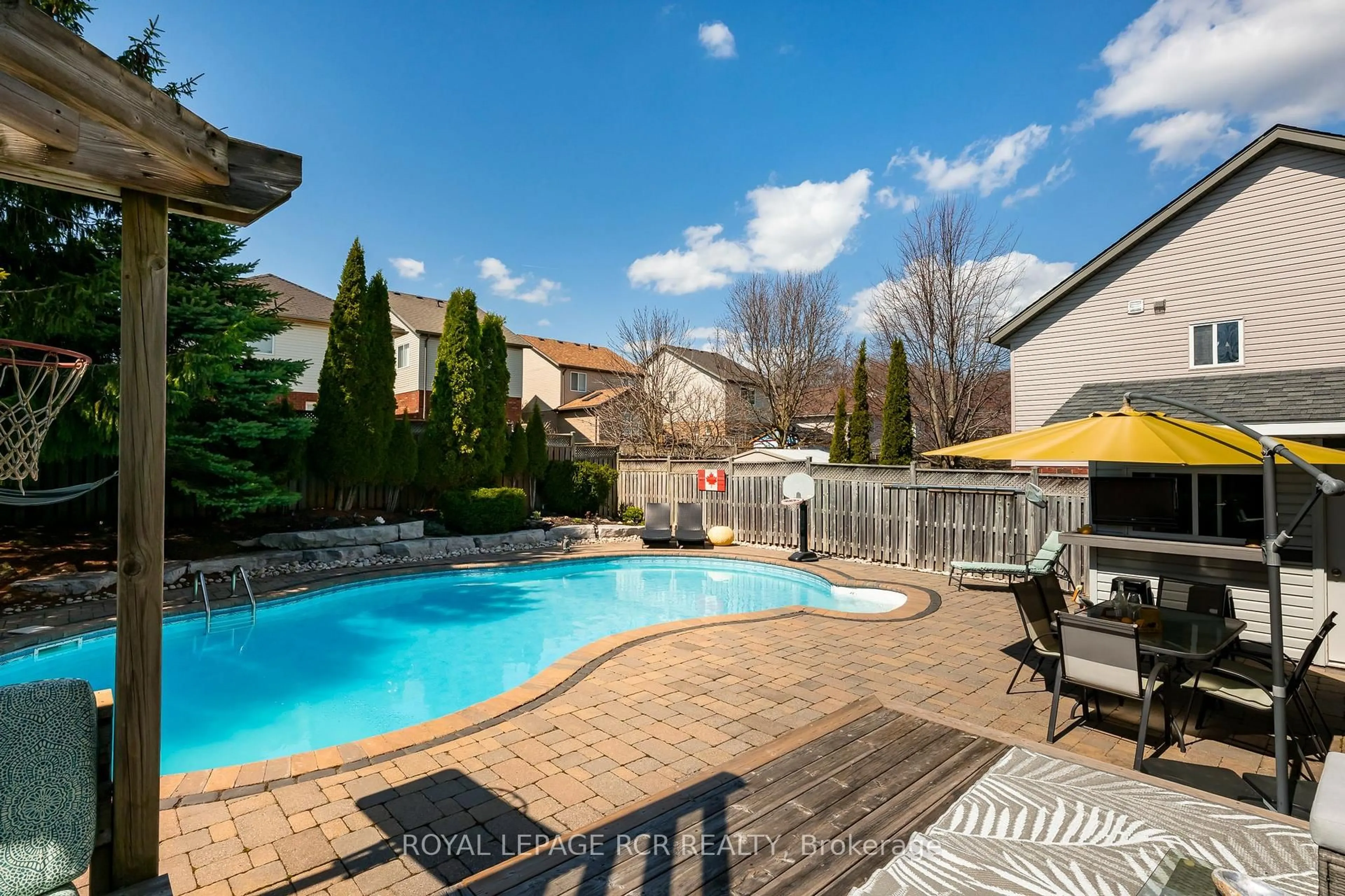 Pool for 73 Spencer Ave, Orangeville Ontario L9W 5E7