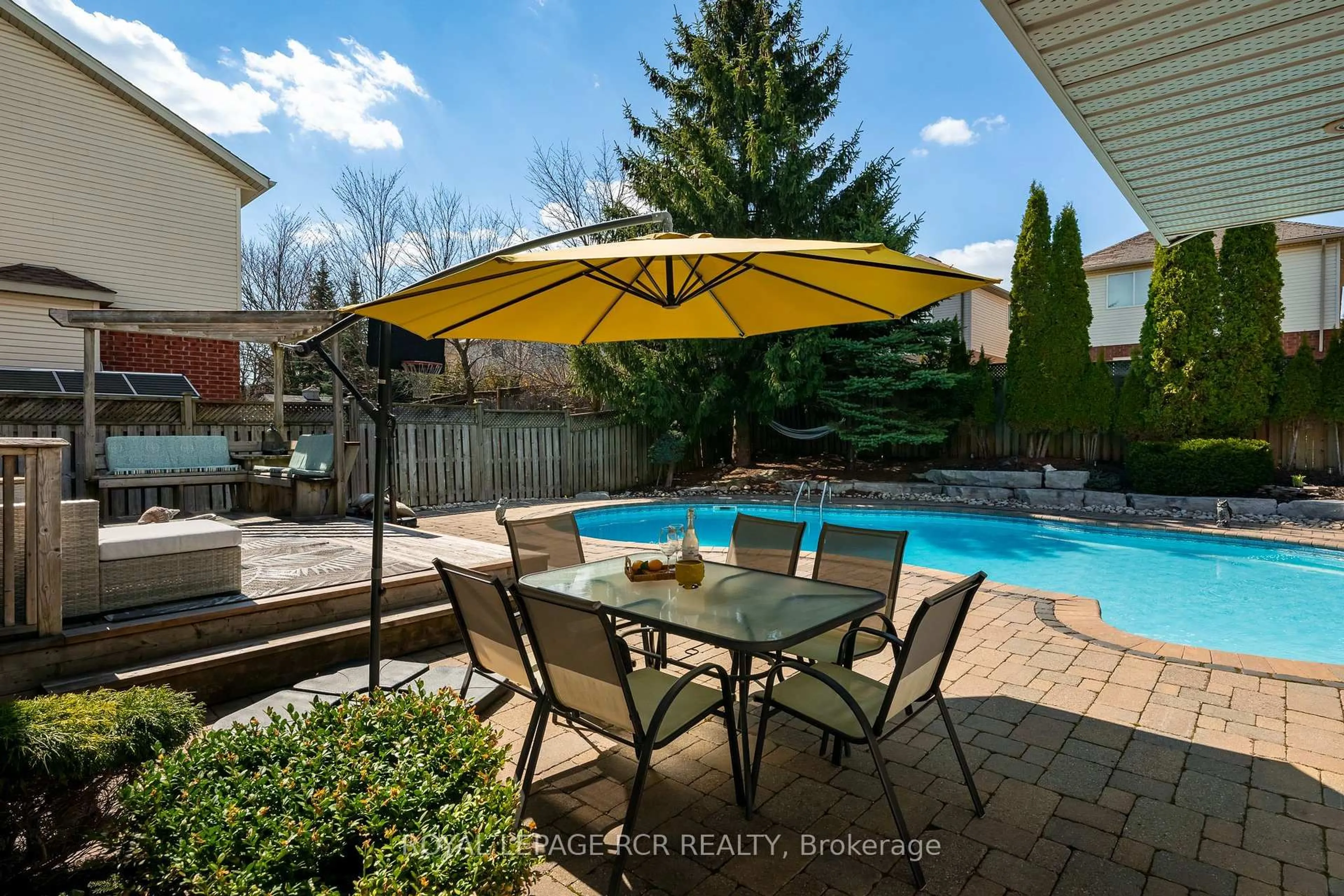 Patio, water/lake/river/ocean view for 73 Spencer Ave, Orangeville Ontario L9W 5E7