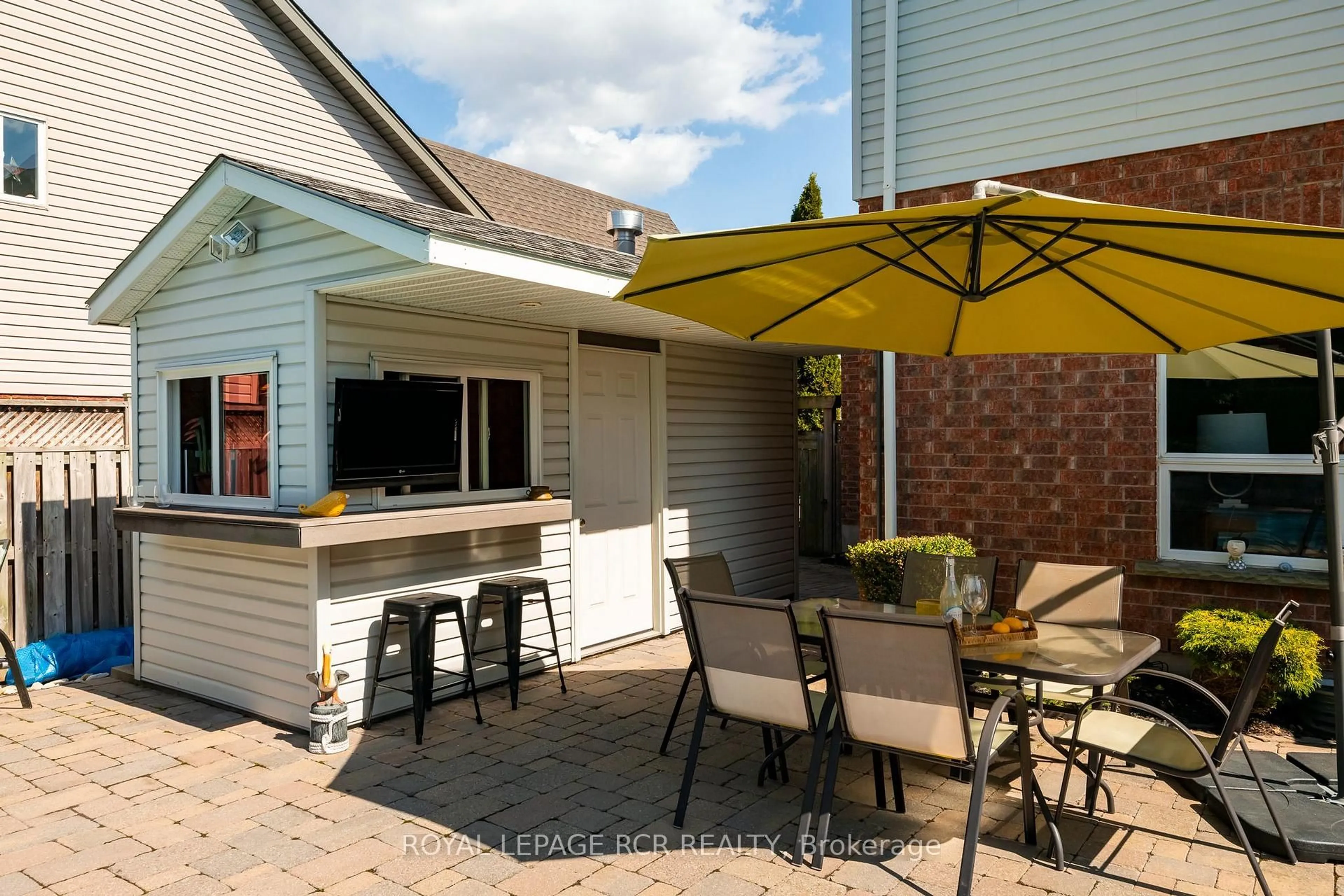 Patio, street for 73 Spencer Ave, Orangeville Ontario L9W 5E7