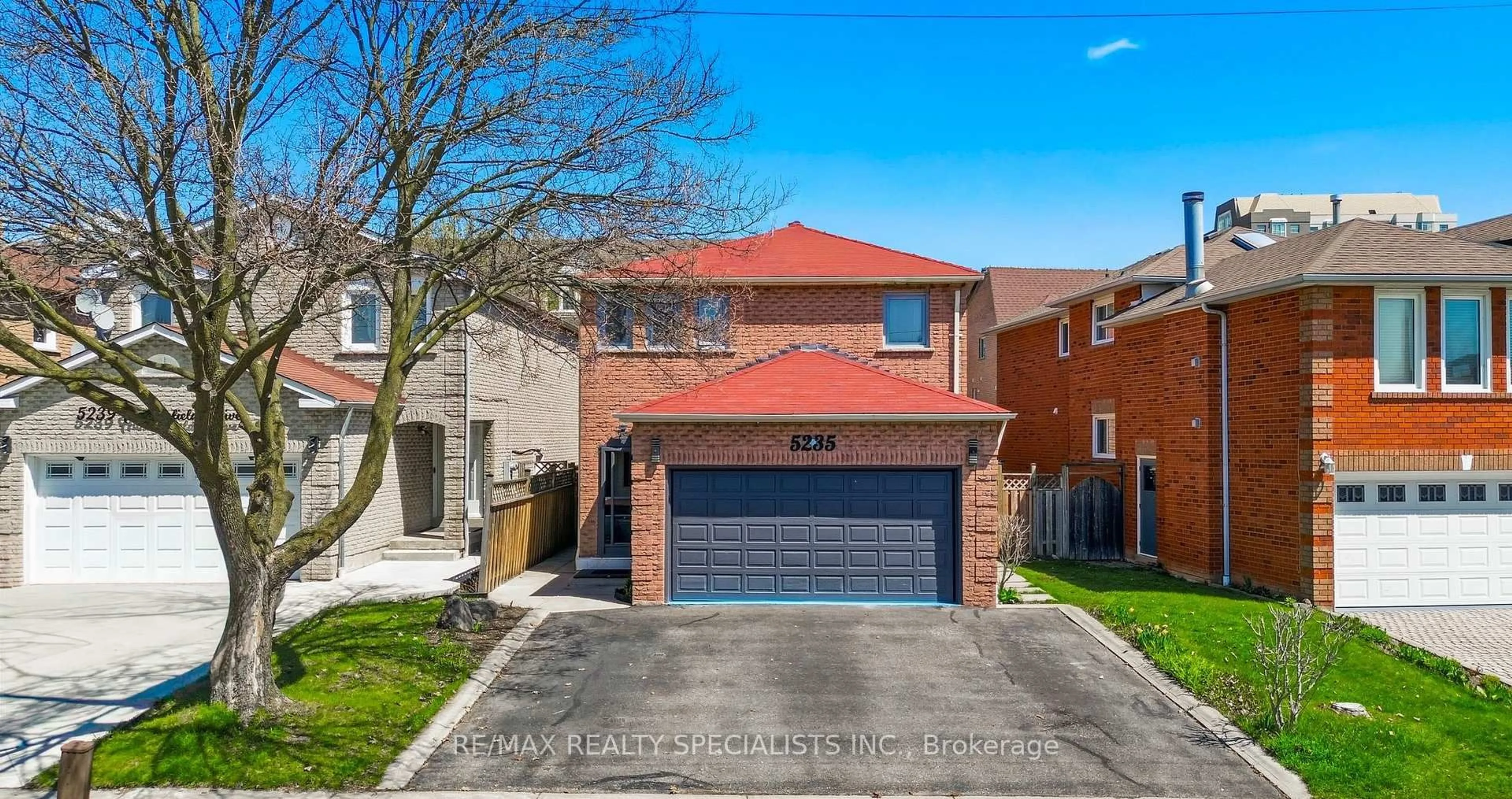 Home with brick exterior material, street for 5235 HUNTINGFIELD Dr, Mississauga Ontario L5R 2L3