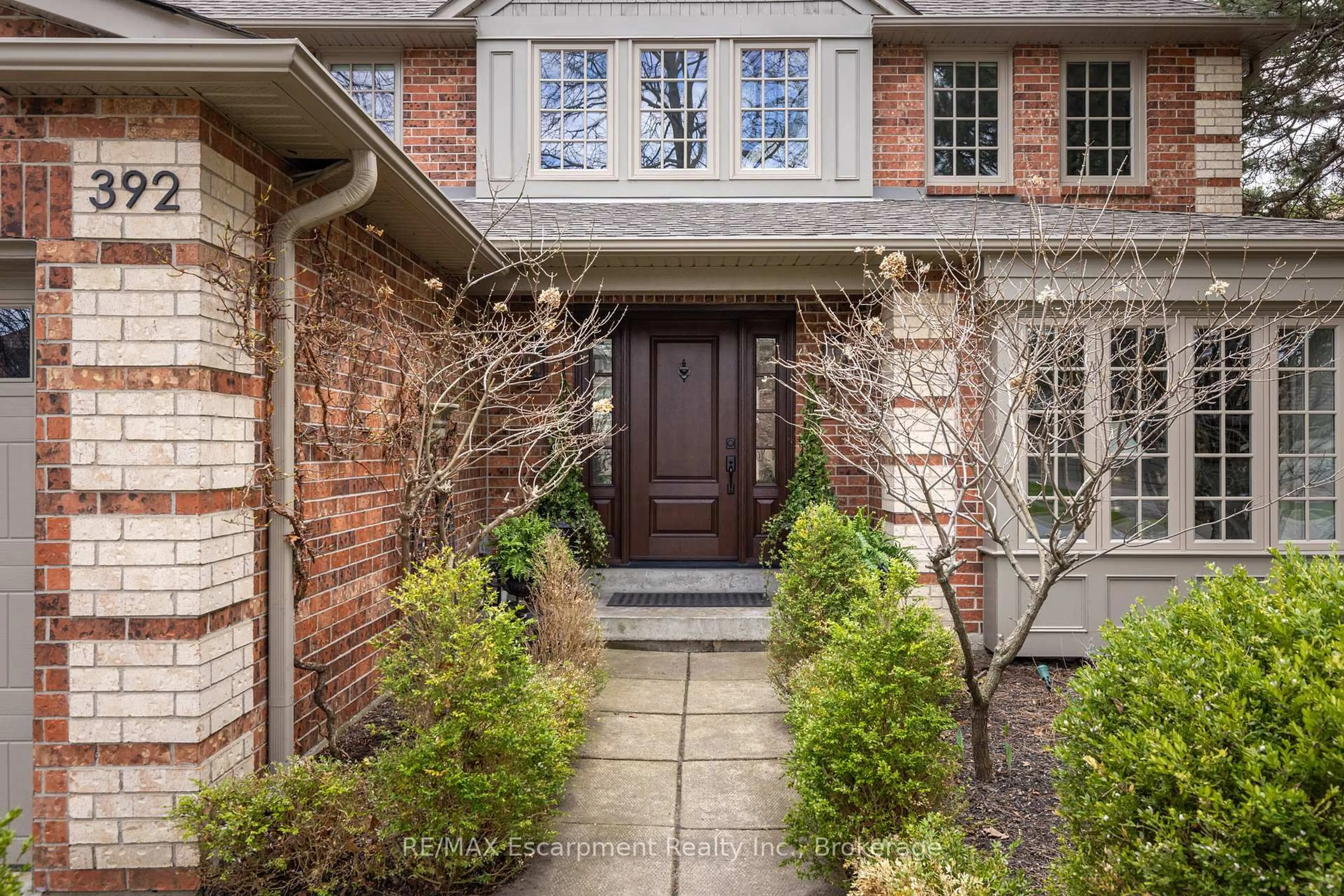 Home with brick exterior material, street for 392 Aspen Forest Dr, Oakville Ontario L6J 6H5
