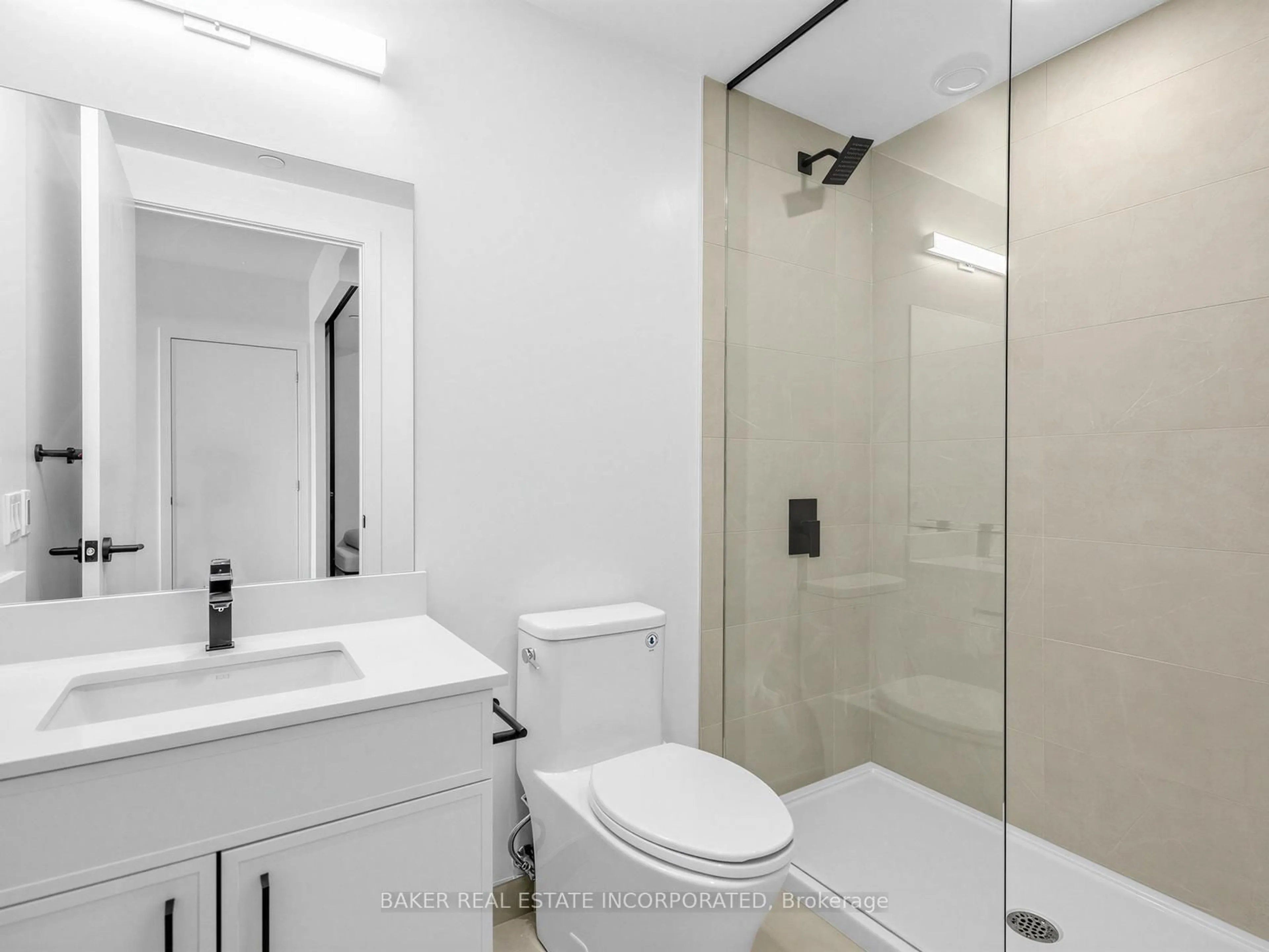Standard bathroom, ceramic/tile floor for 758 Dovercourt Rd #1001, Toronto Ontario M6H 0G7