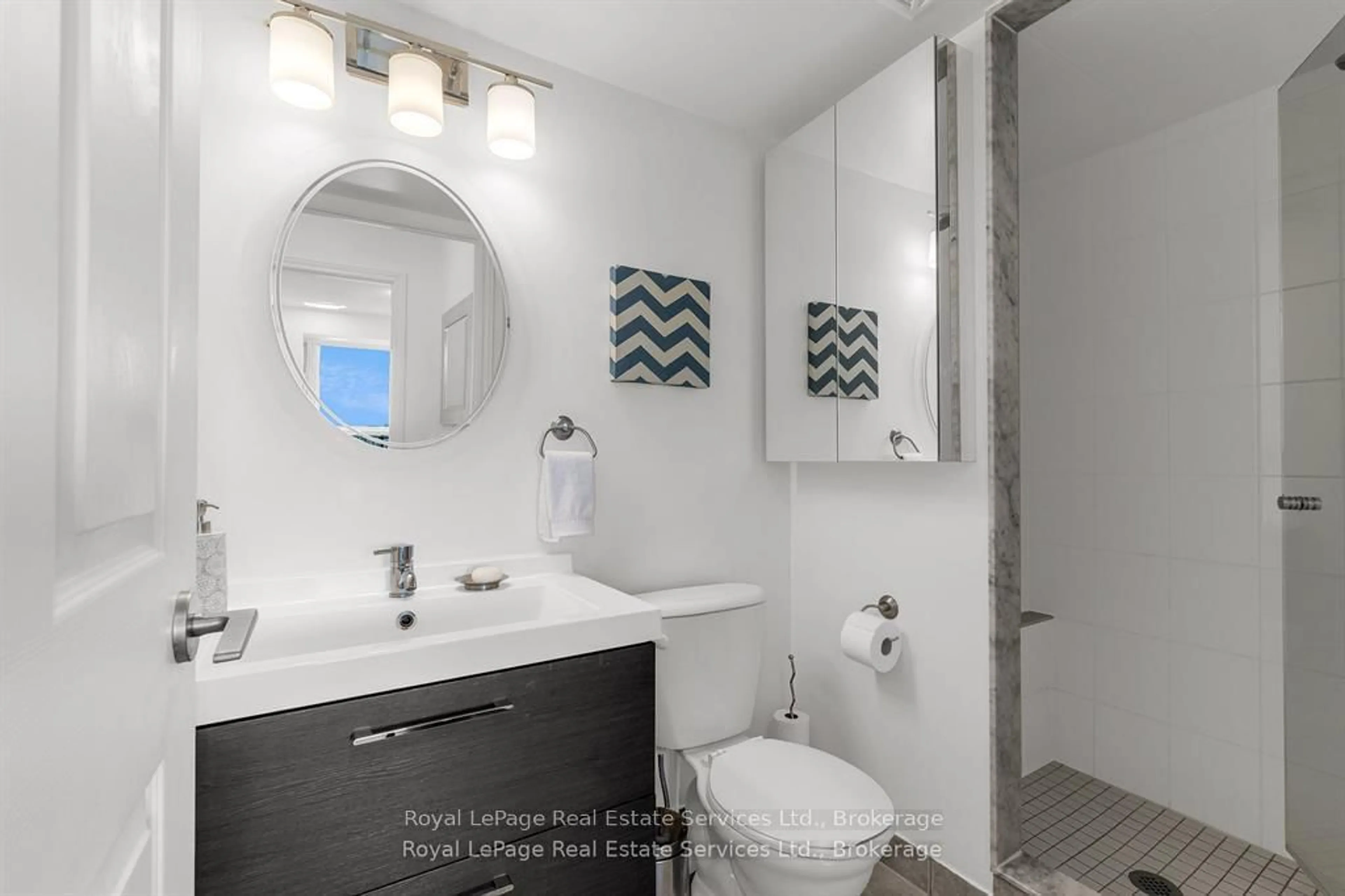 Standard bathroom, ceramic/tile floor for 2391 Central Park Dr #801, Oakville Ontario L6H 0E4