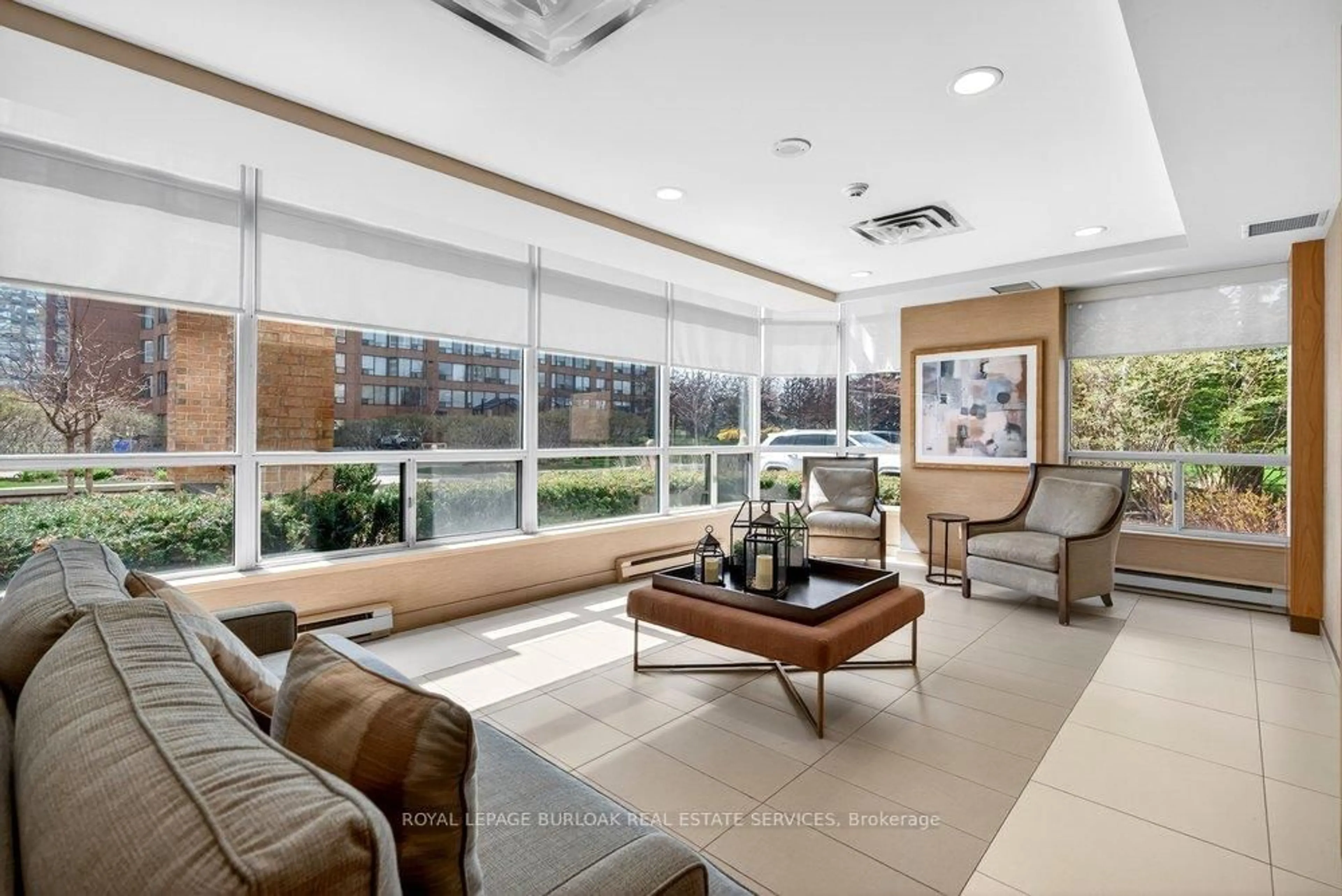 Lobby for 1276 Maple Crossing Blvd #1503, Burlington Ontario L7S 2J9