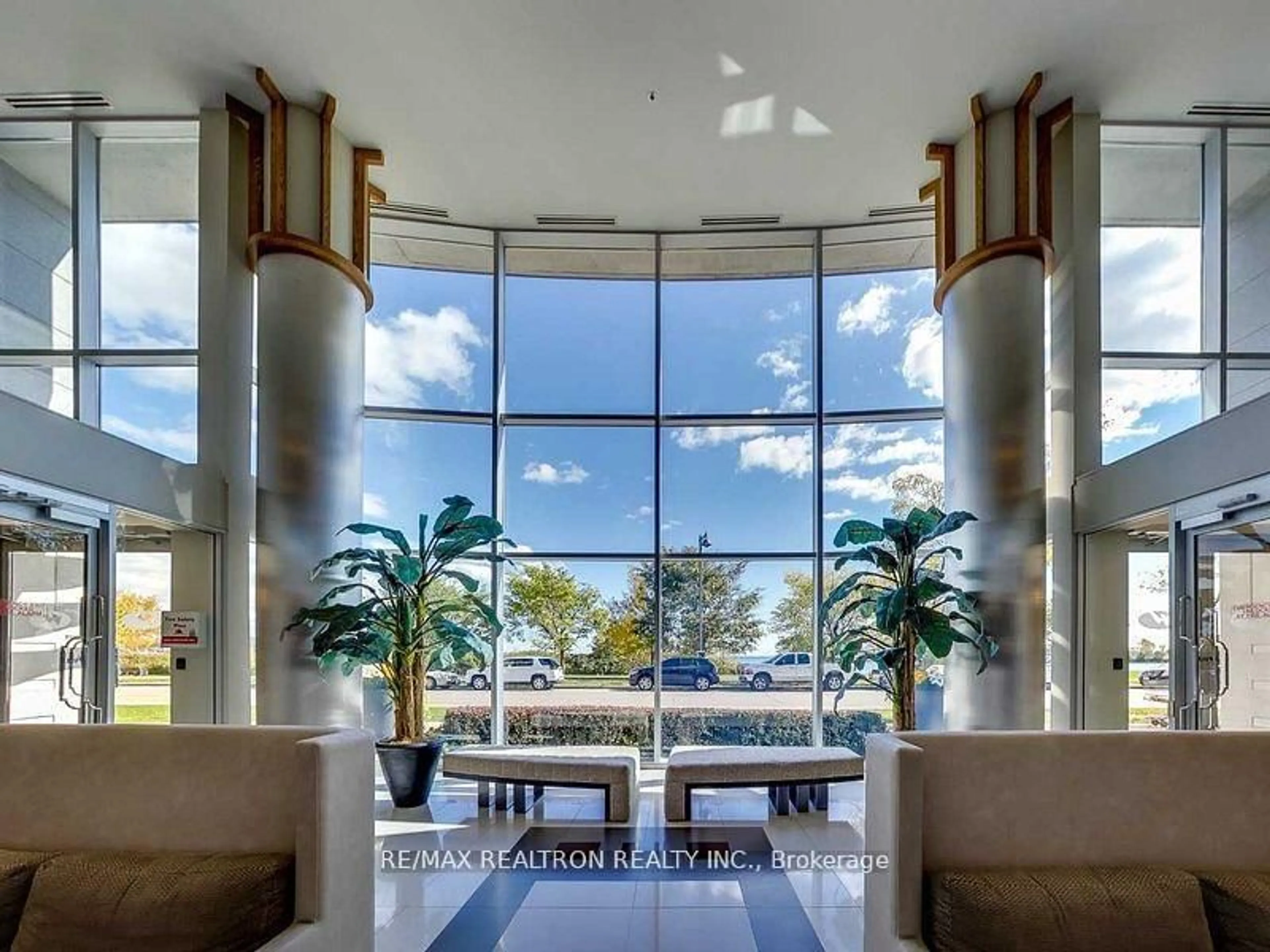 Indoor foyer for 58 Marine Parade Dr #606, Toronto Ontario M8V 4G1