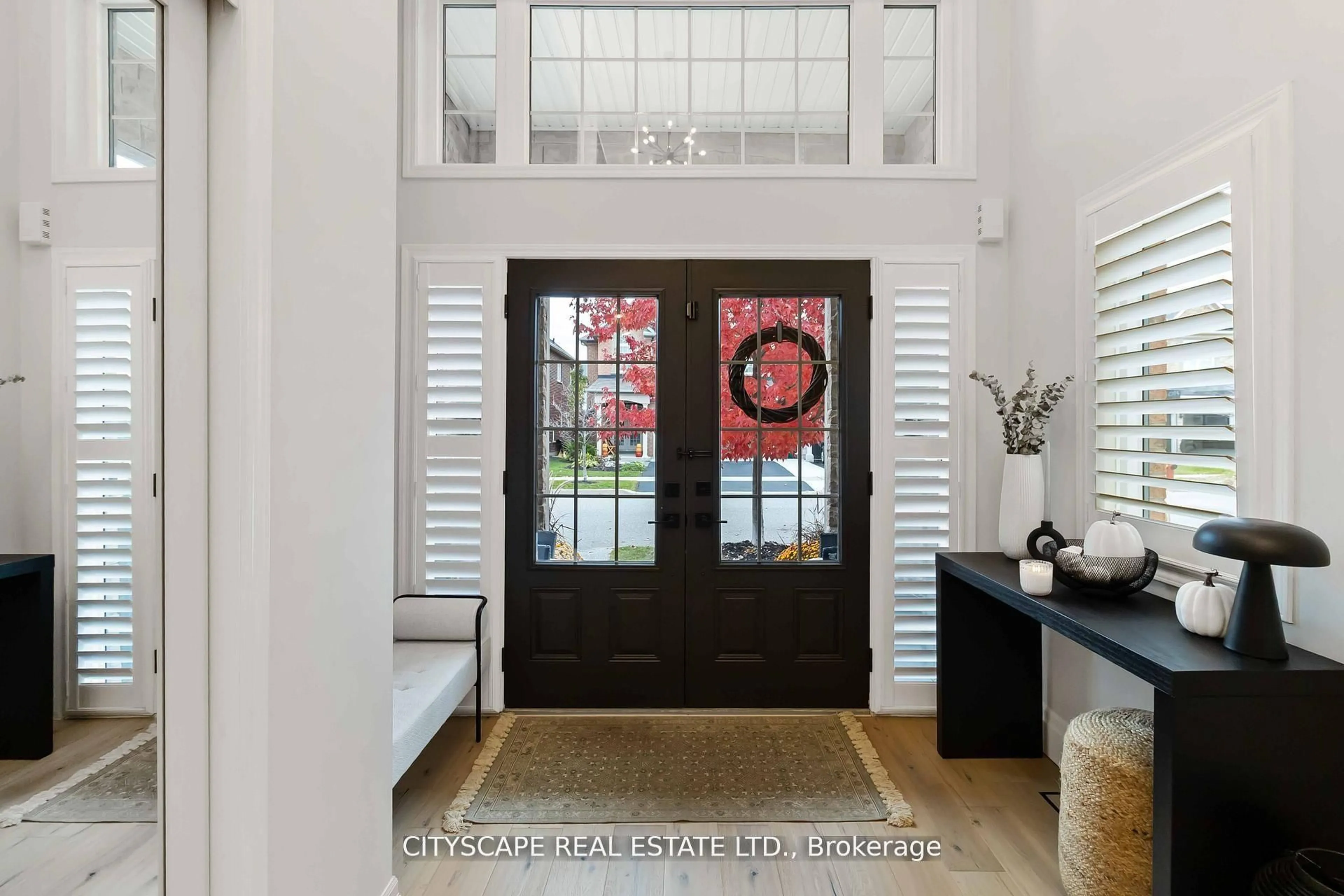 Indoor entryway for 4269 Vivaldi Rd, Burlington Ontario L7M 0N4