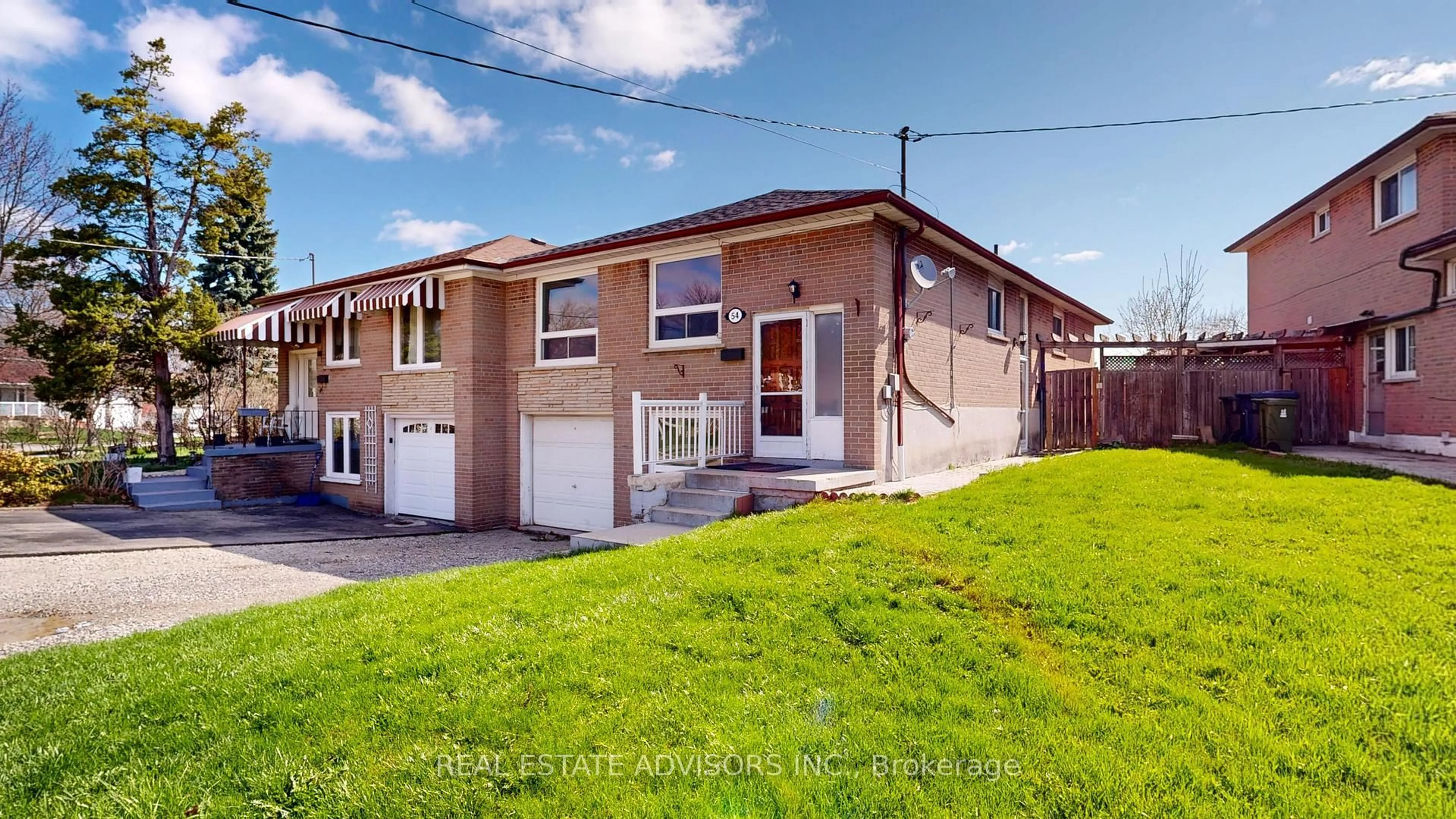 A pic from outside/outdoor area/front of a property/back of a property/a pic from drone, street for 54 Laskay Cres, Toronto Ontario M3N 1P3