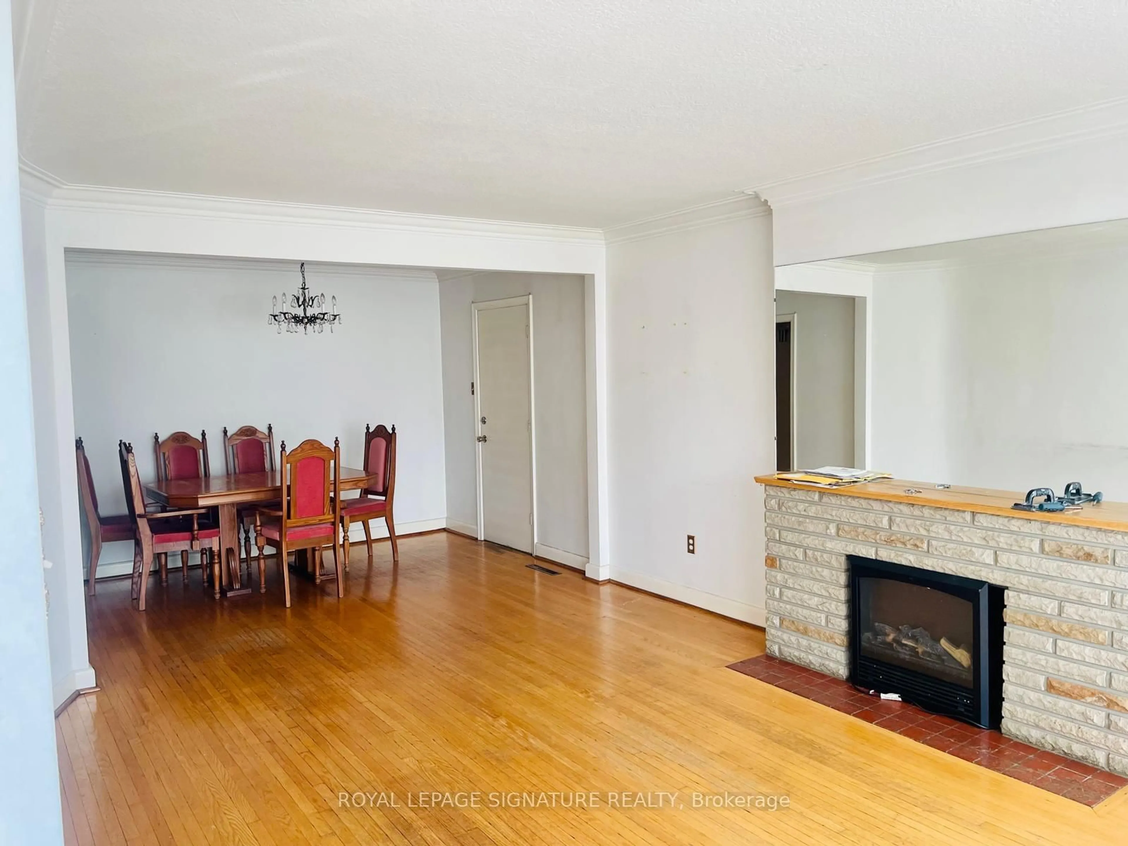 Unknown for 7 Placid Rd, Toronto Ontario M8Z 4A3