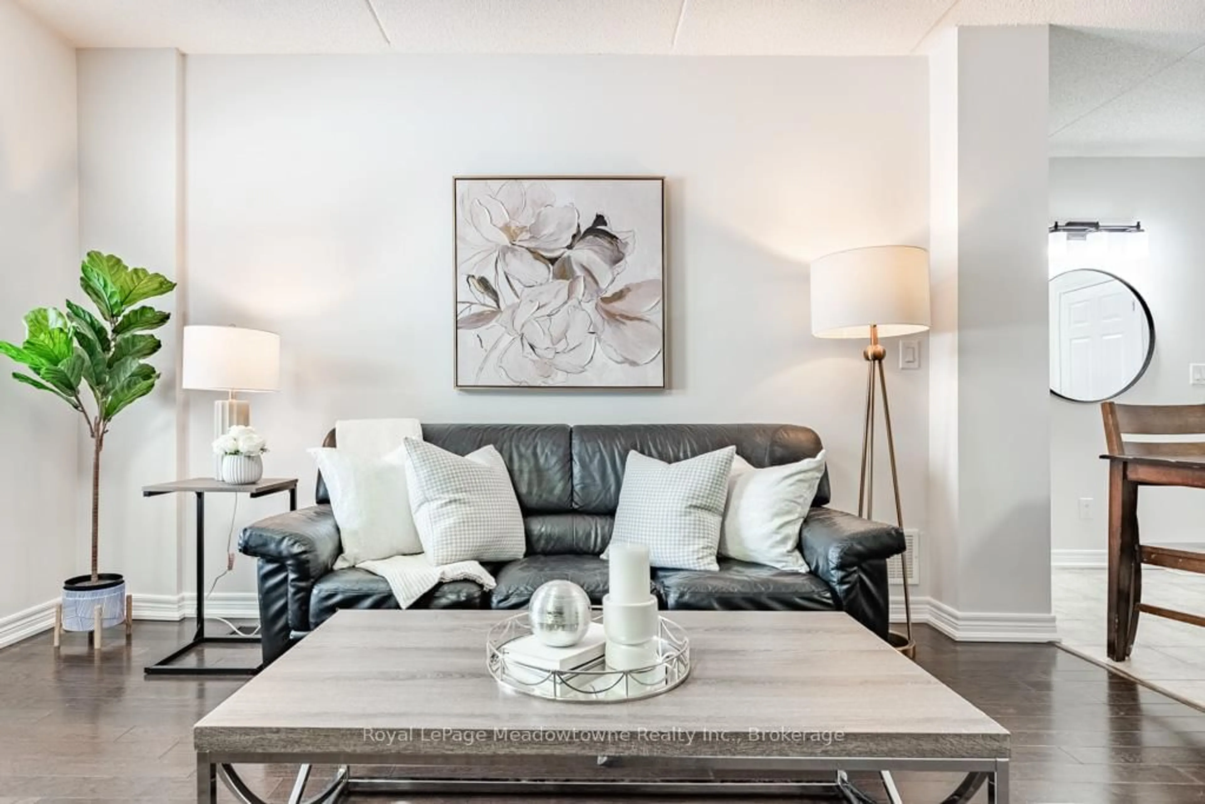 Living room with furniture, unknown for 1380 Costigan Rd #77, Milton Ontario L9T 8L2