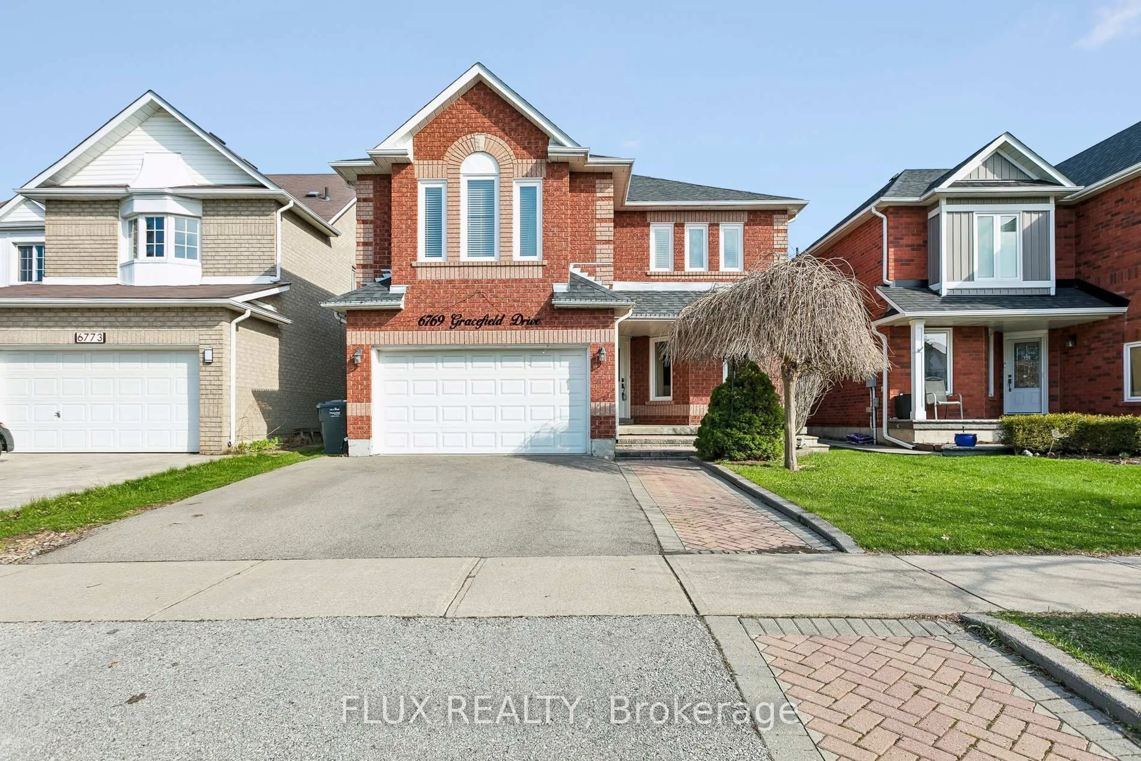 Home with brick exterior material, street for 6769 Gracefield Dr, Mississauga Ontario L5N 6T5