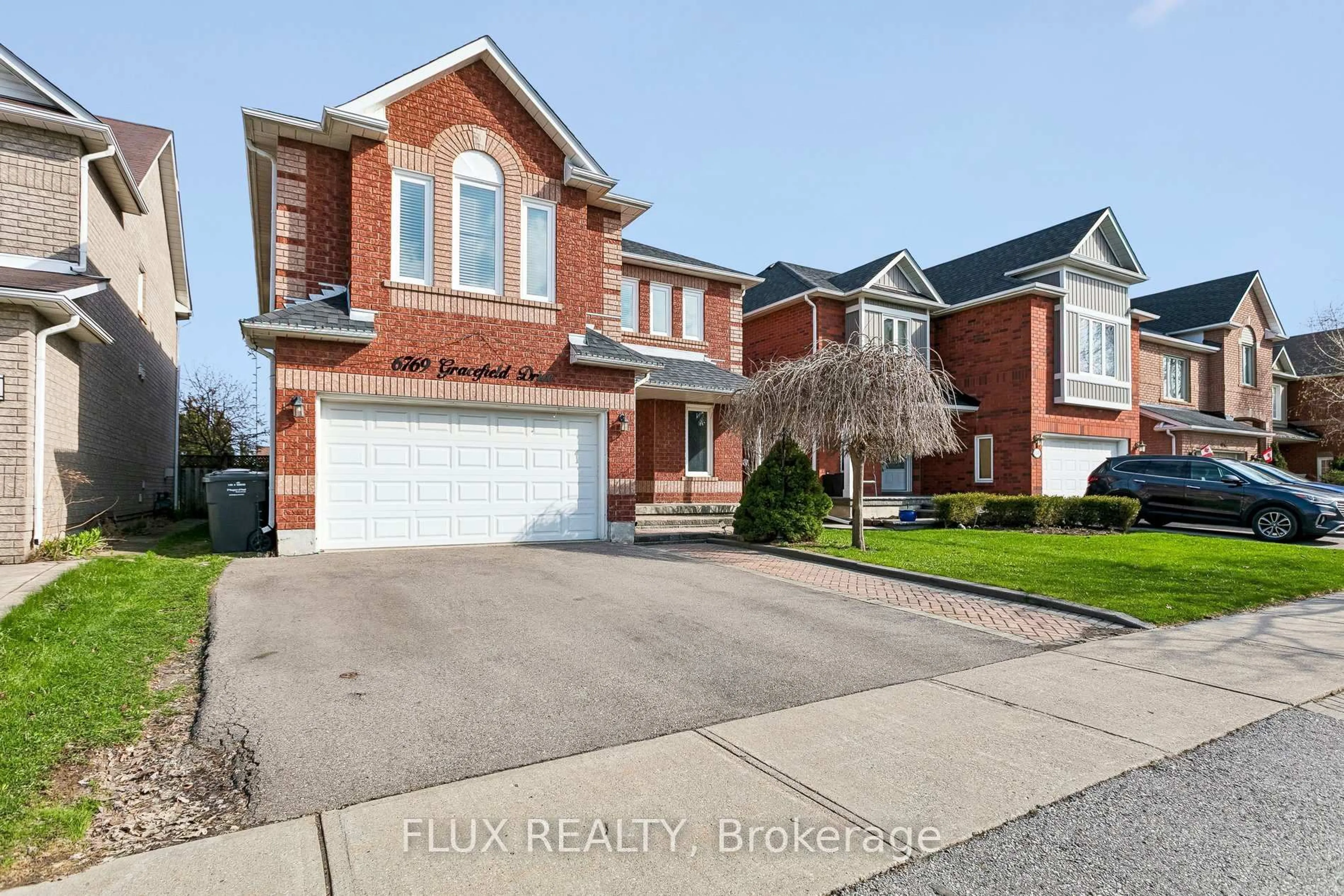 Home with brick exterior material, street for 6769 Gracefield Dr, Mississauga Ontario L5N 6T5