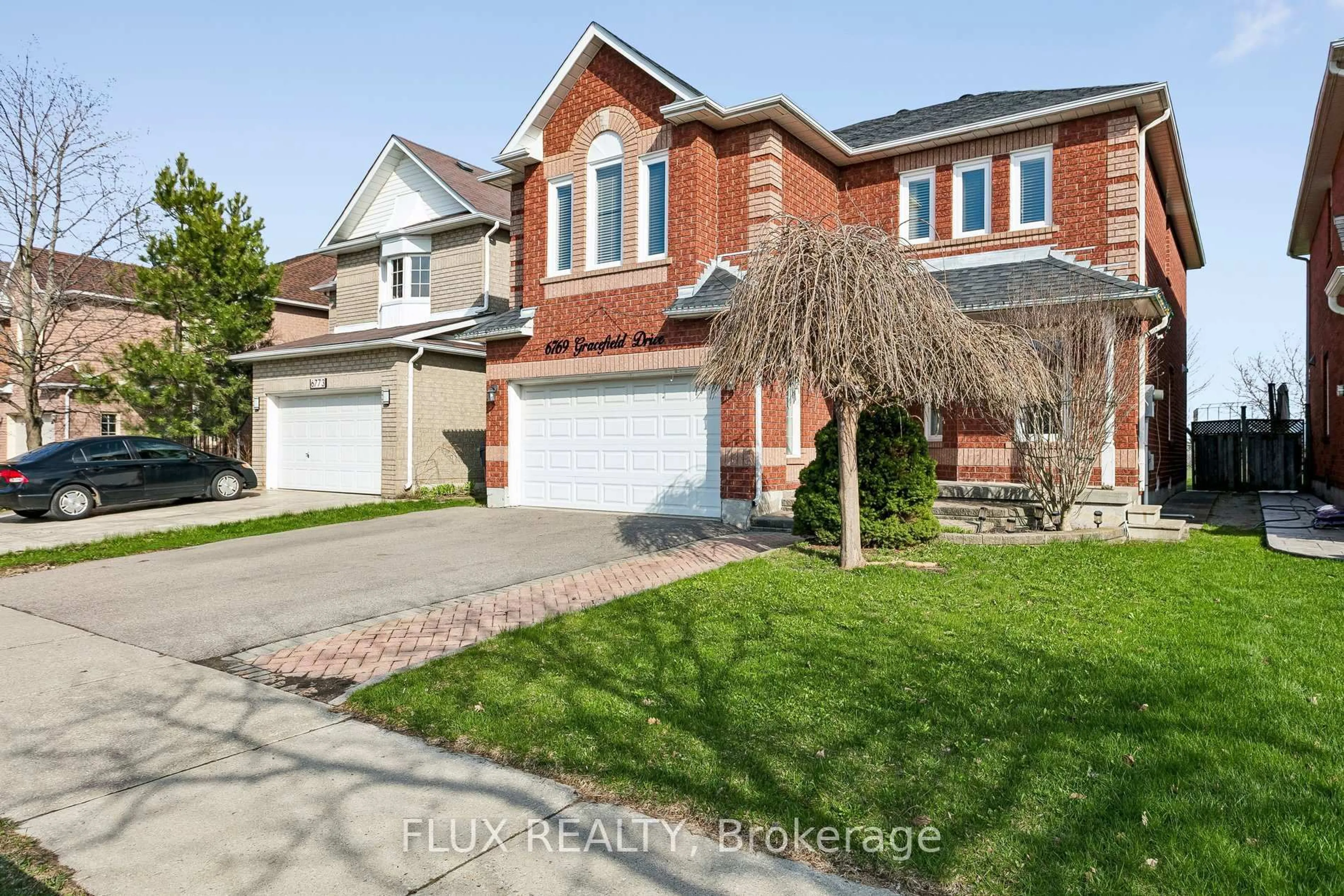 Home with brick exterior material, street for 6769 Gracefield Dr, Mississauga Ontario L5N 6T5