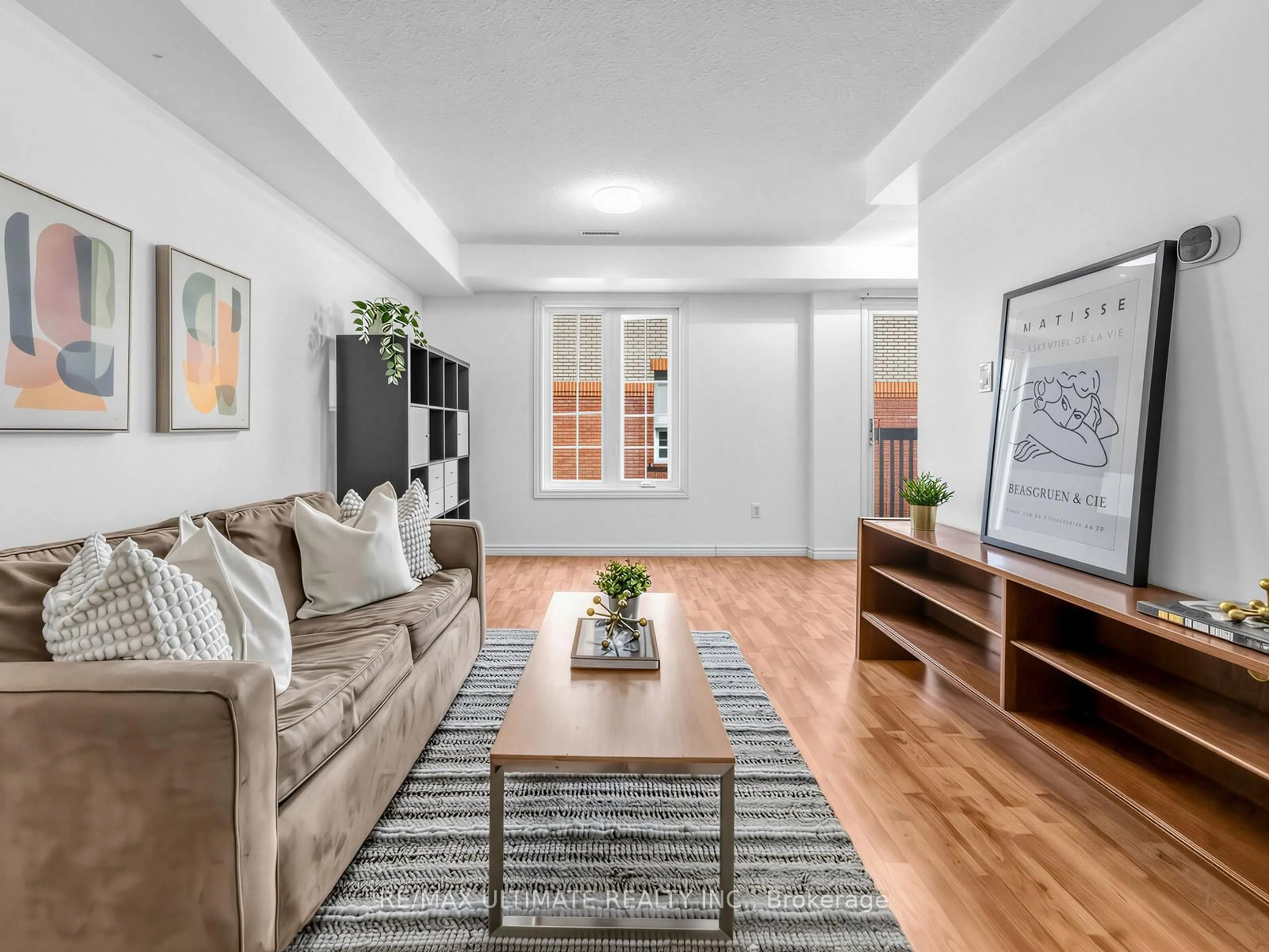 Living room with furniture, unknown for 6950 Tenth Line #54, Mississauga Ontario L5N 6Y1