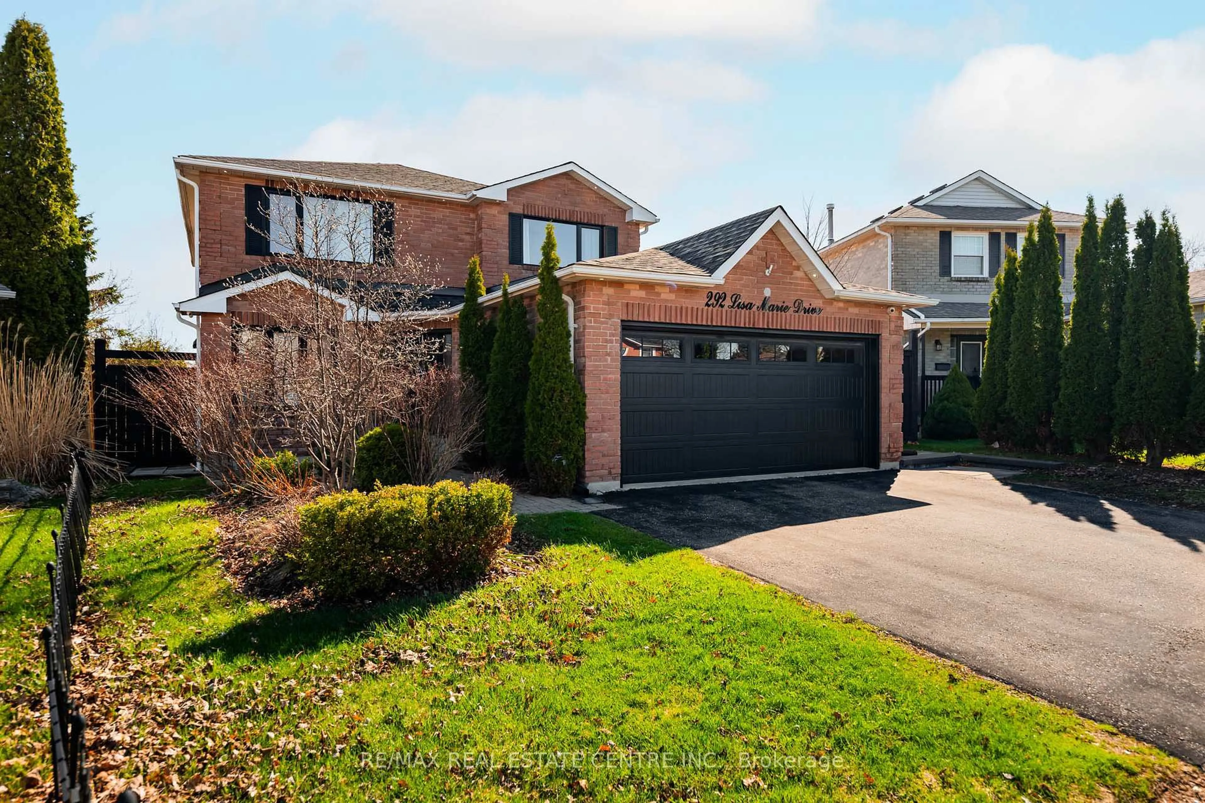 Home with brick exterior material, street for 292 Lisa Marie Dr, Orangeville Ontario L9W 4P4