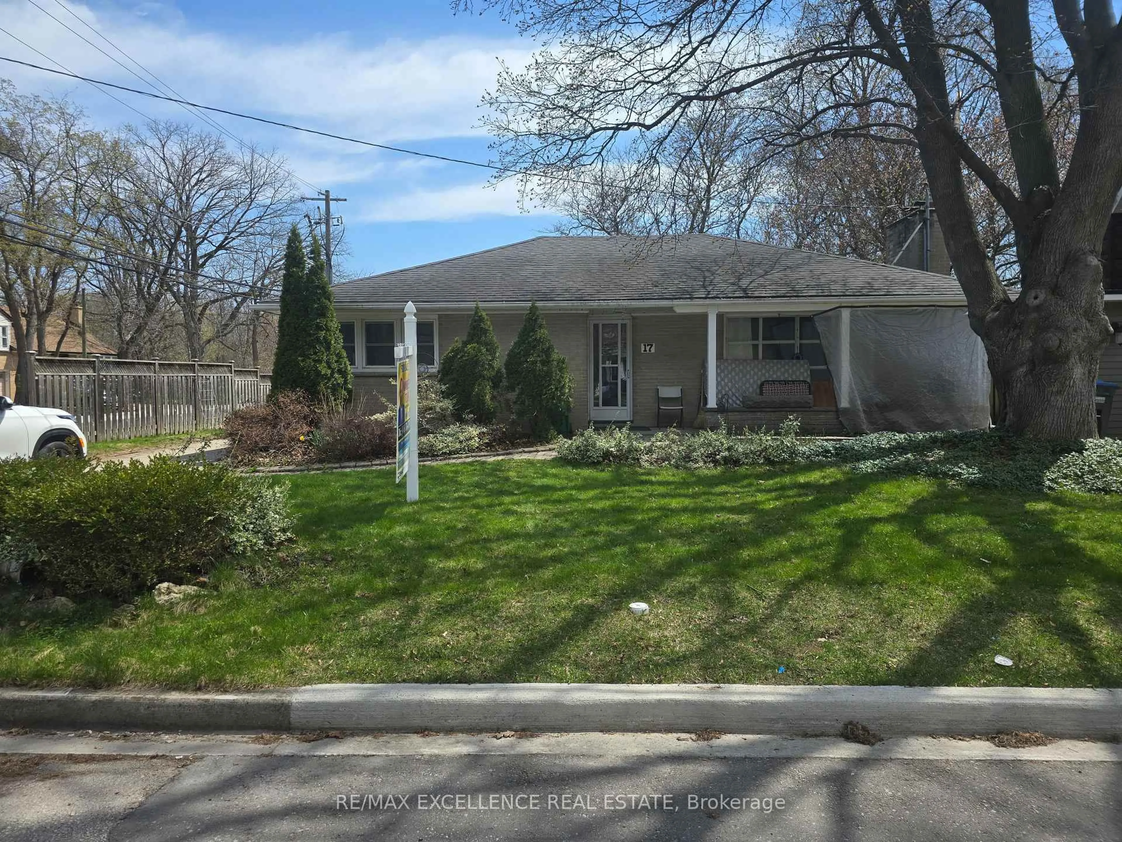 A pic from outside/outdoor area/front of a property/back of a property/a pic from drone, street for 17 Armstrong St, Brampton Ontario L6W 1W7