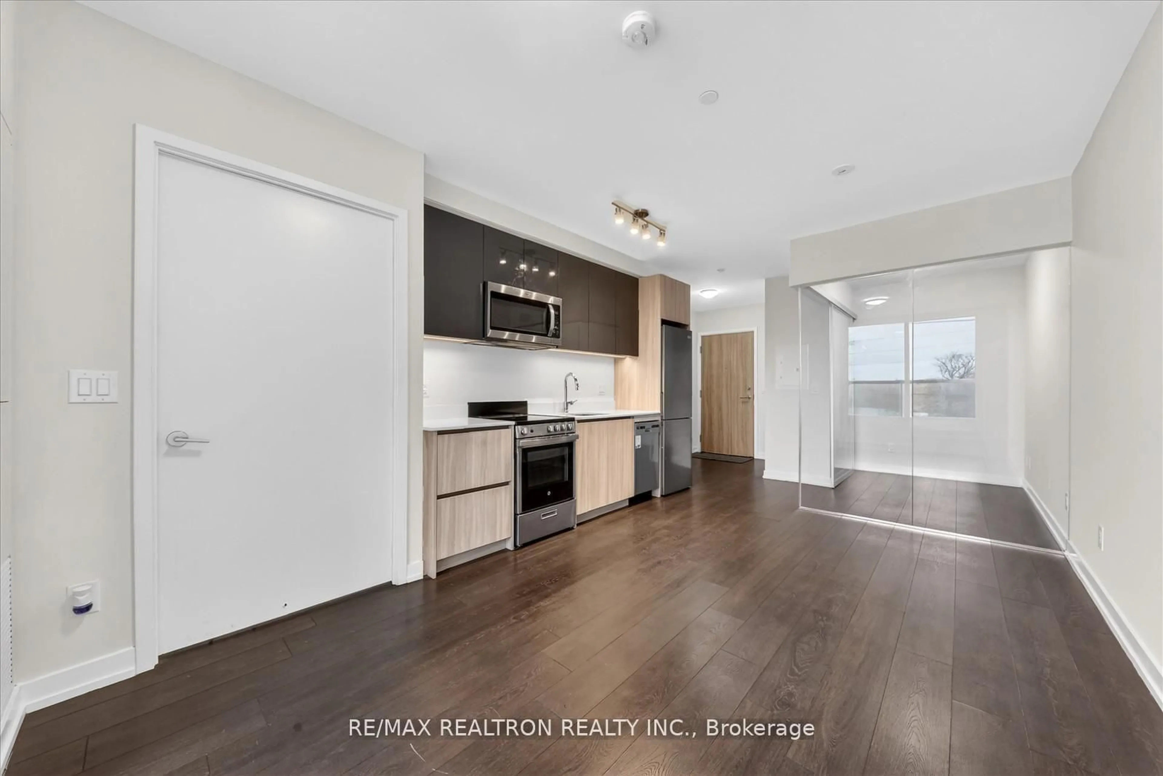 Open concept kitchen, unknown for 3100 Keele St #323, Toronto Ontario M3M 0E1