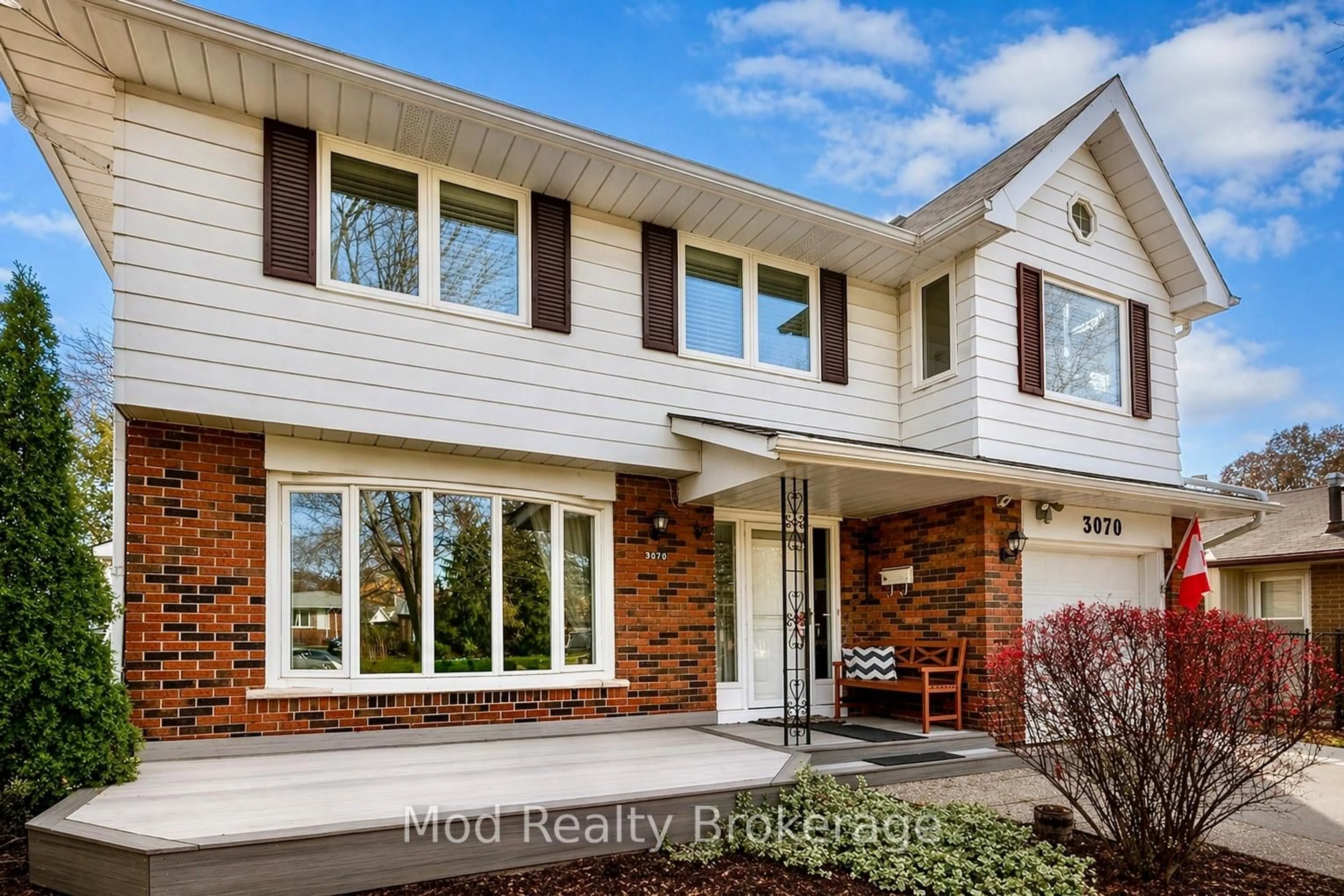 Home with brick exterior material, street for 3070 Northview Cres, Burlington Ontario L7M 1B1