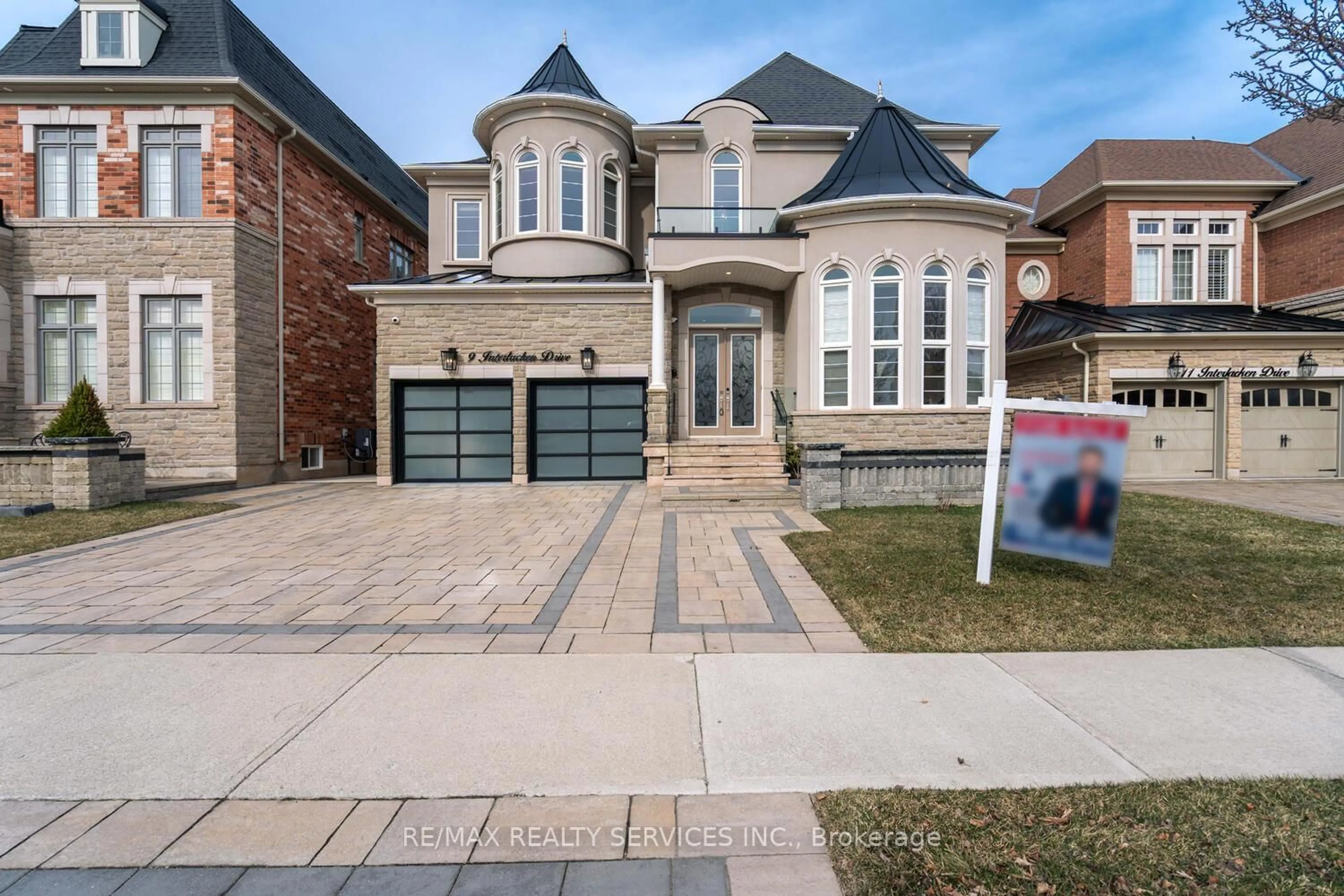 Home with brick exterior material, street for 9 Interlacken Dr, Brampton Ontario L6X 0Y1