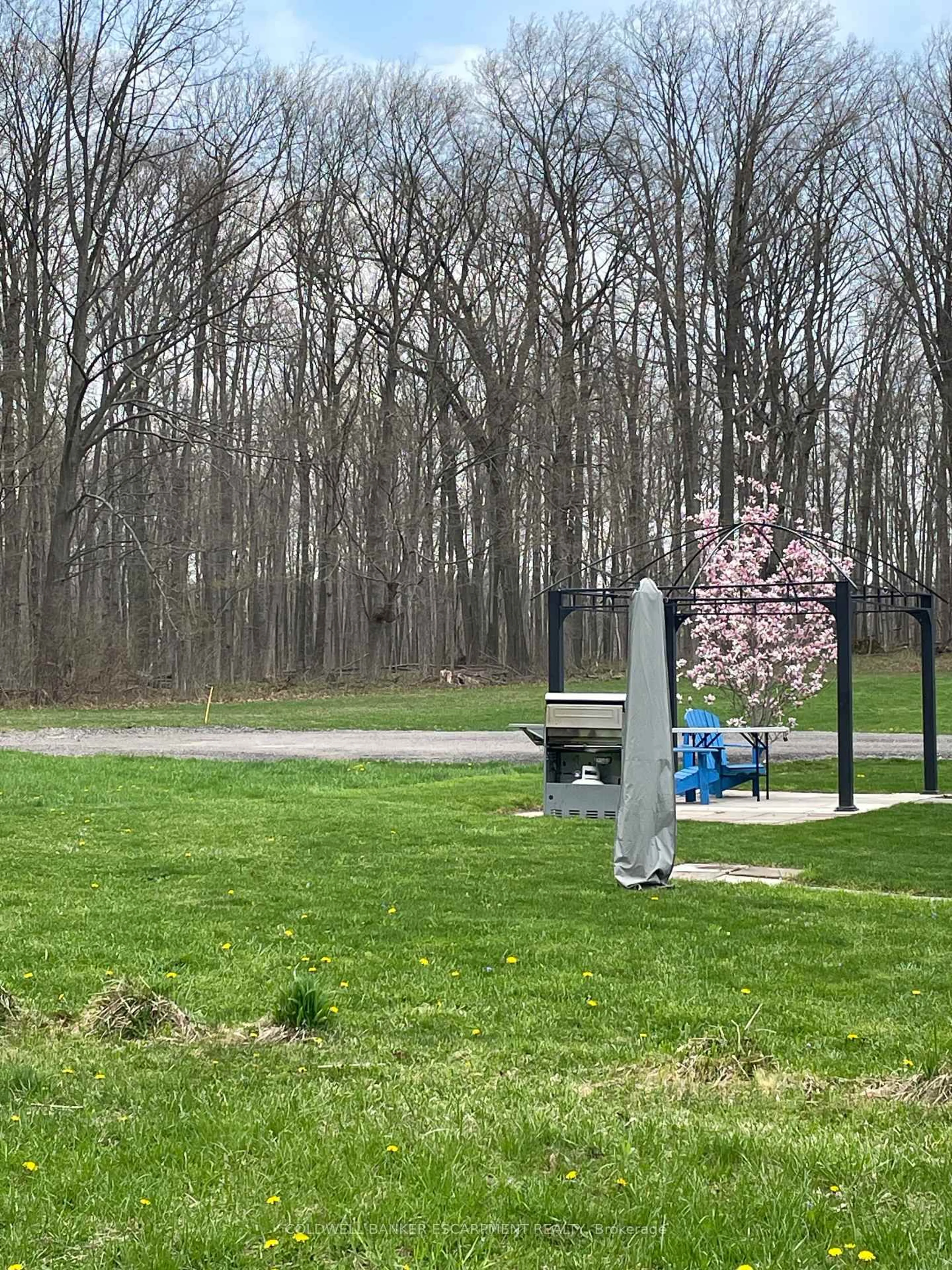 Patio, unknown for 4449 Milburough Line #19 Cedar St., Burlington Ontario L7P 0C5