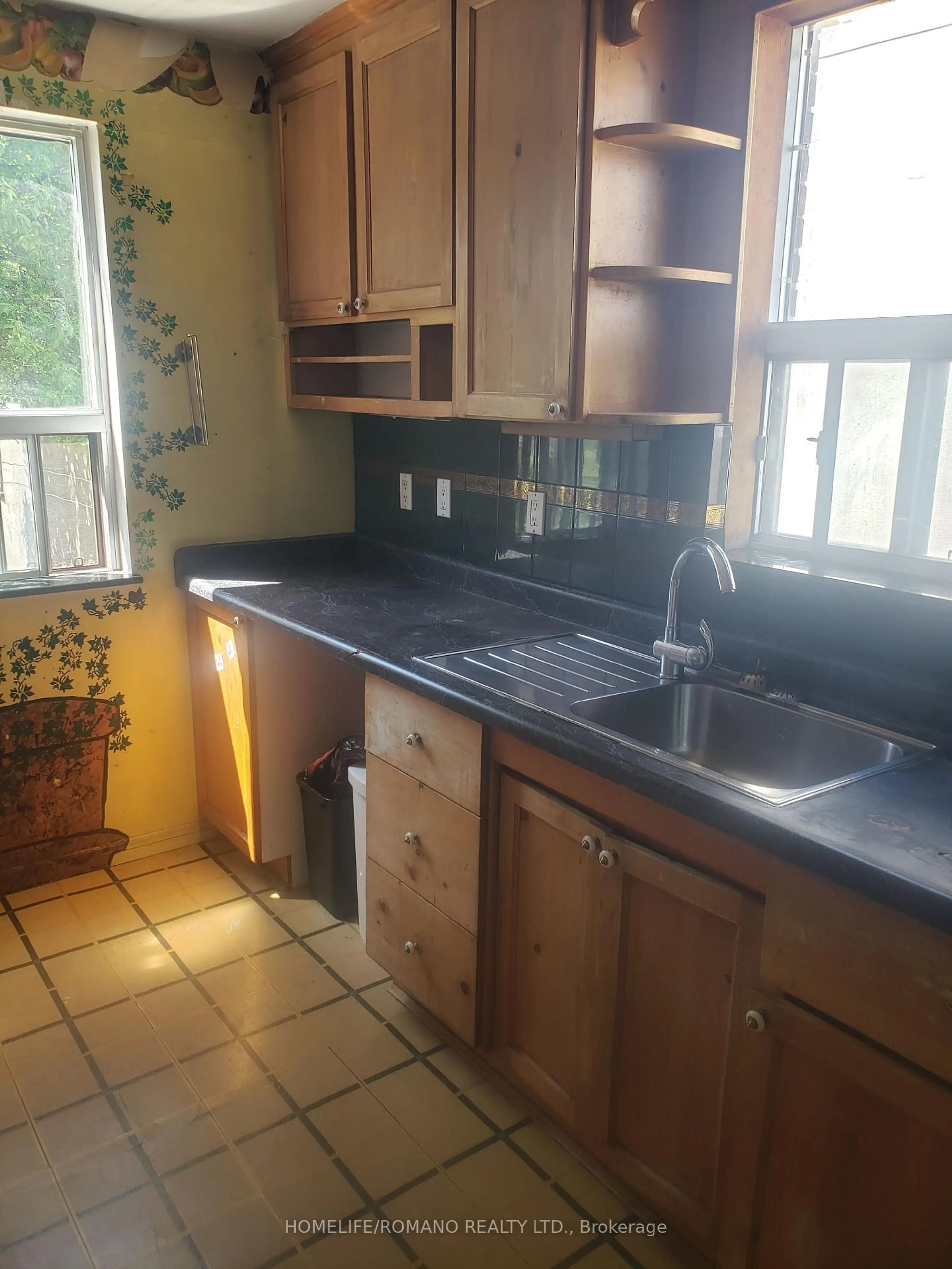 Standard kitchen, unknown for 67 Beechborough Ave, Toronto Ontario M6M 1Z6