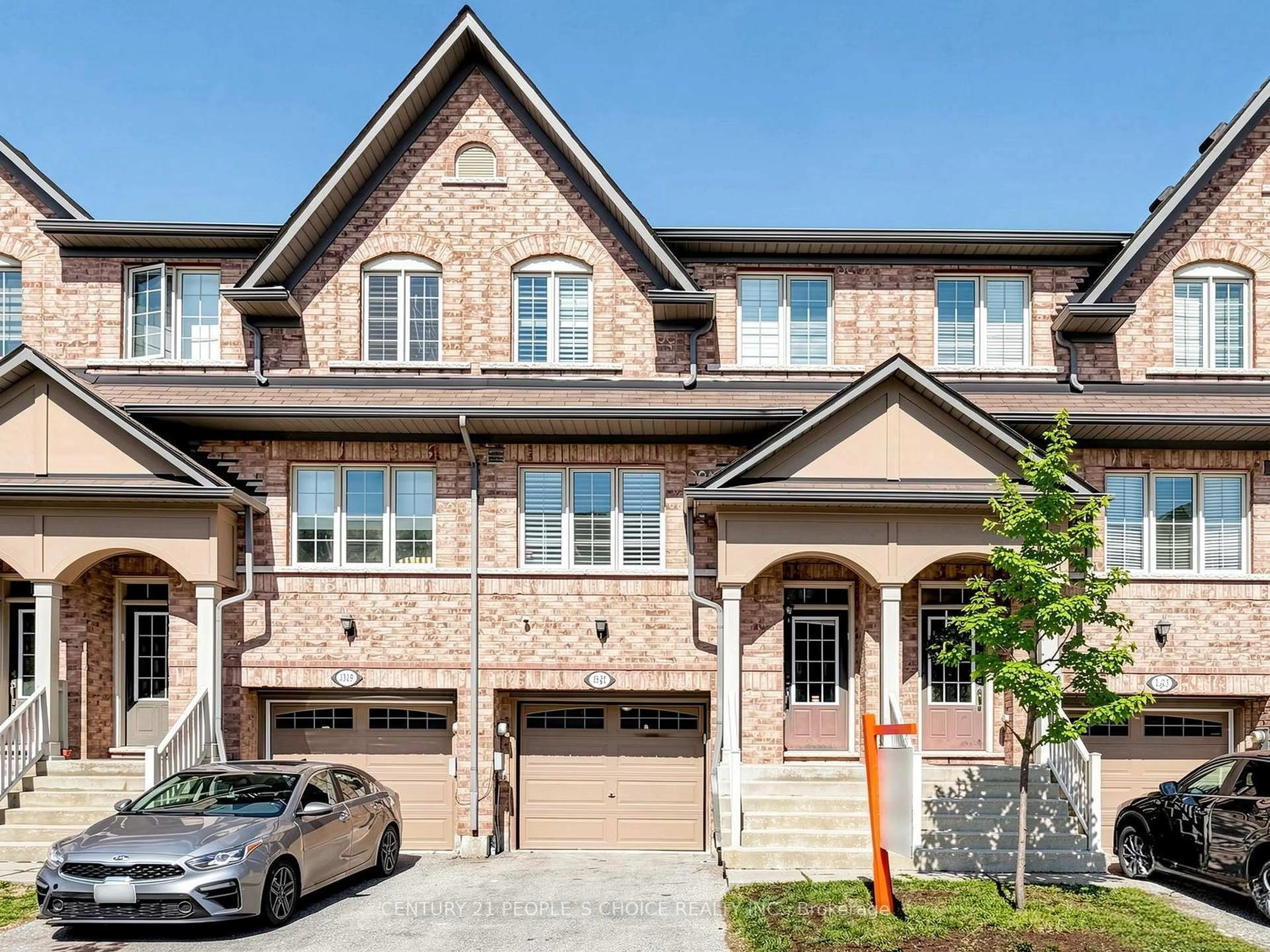 Home with brick exterior material, street for 1321 Granrock Cres, Mississauga Ontario L5V 0E1