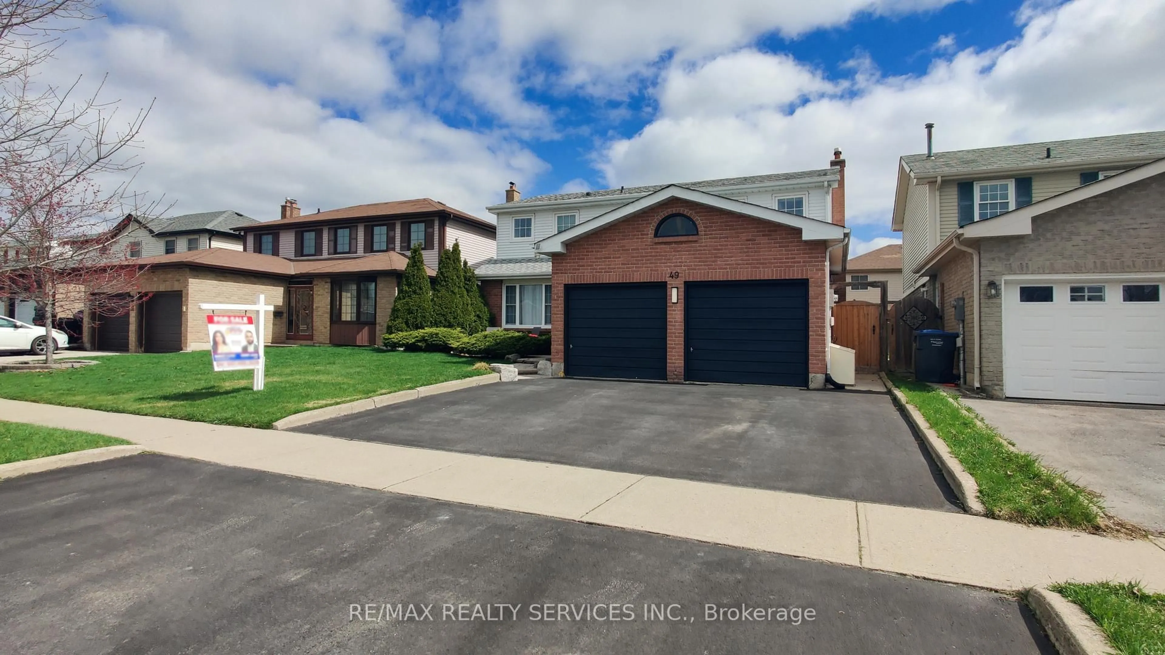 Unknown for 49 Mikado Cres, Brampton Ontario L6S 3R5