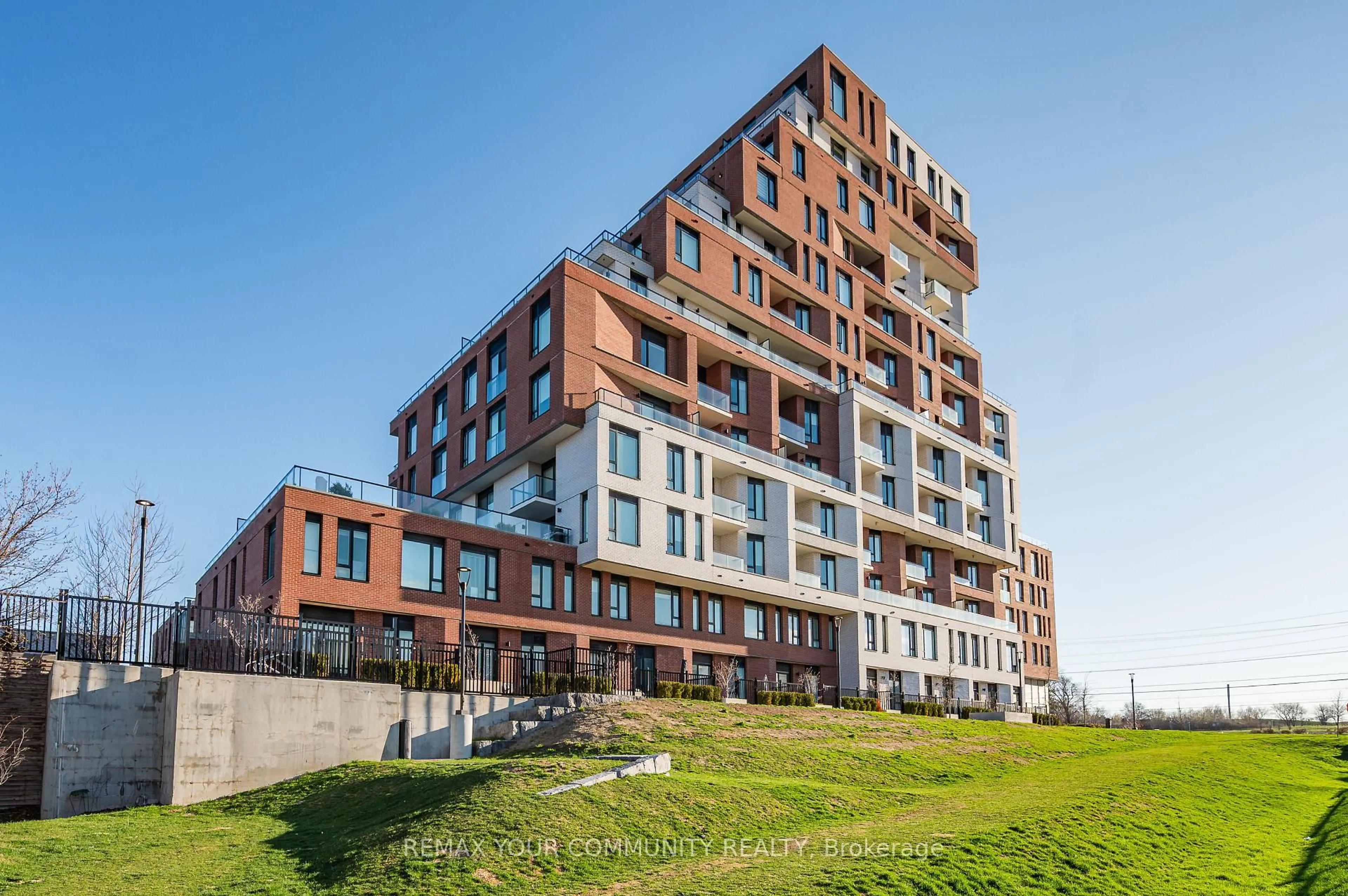 Unknown for 3100 Keele St #614, Toronto Ontario M3M 0E1